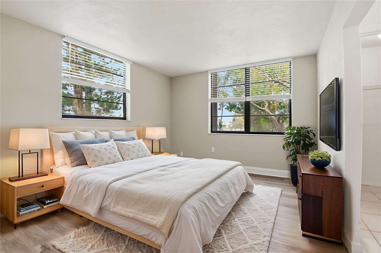 Image 7 of 26 For 10875 112th Avenue 202