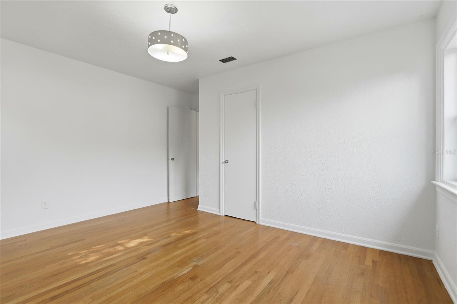 Image 23 of 48 For 1718 Christy Avenue