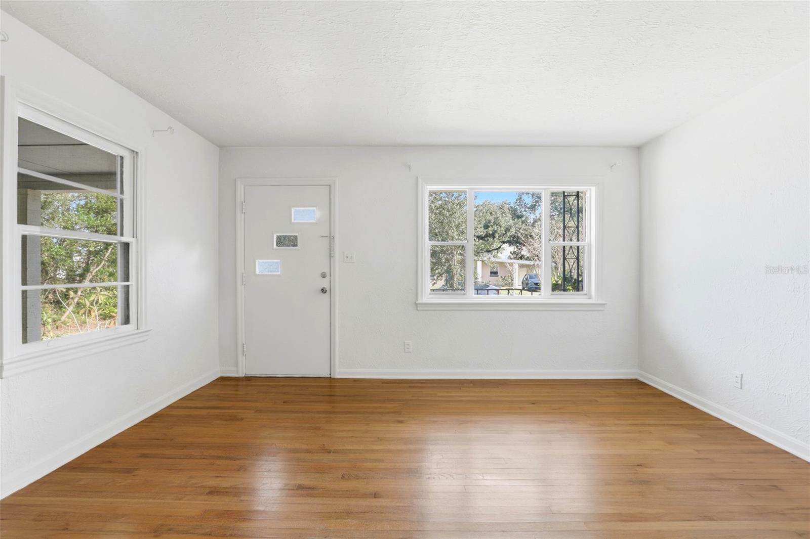 Image 5 of 48 For 1718 Christy Avenue