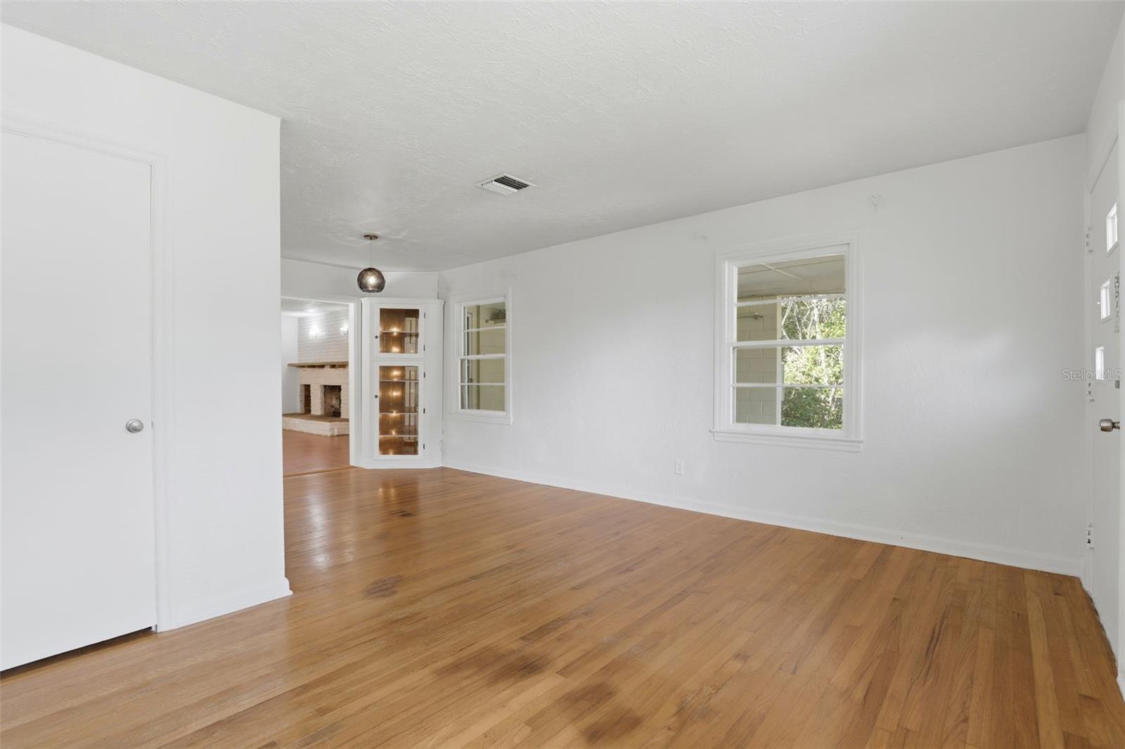 Image 6 of 48 For 1718 Christy Avenue