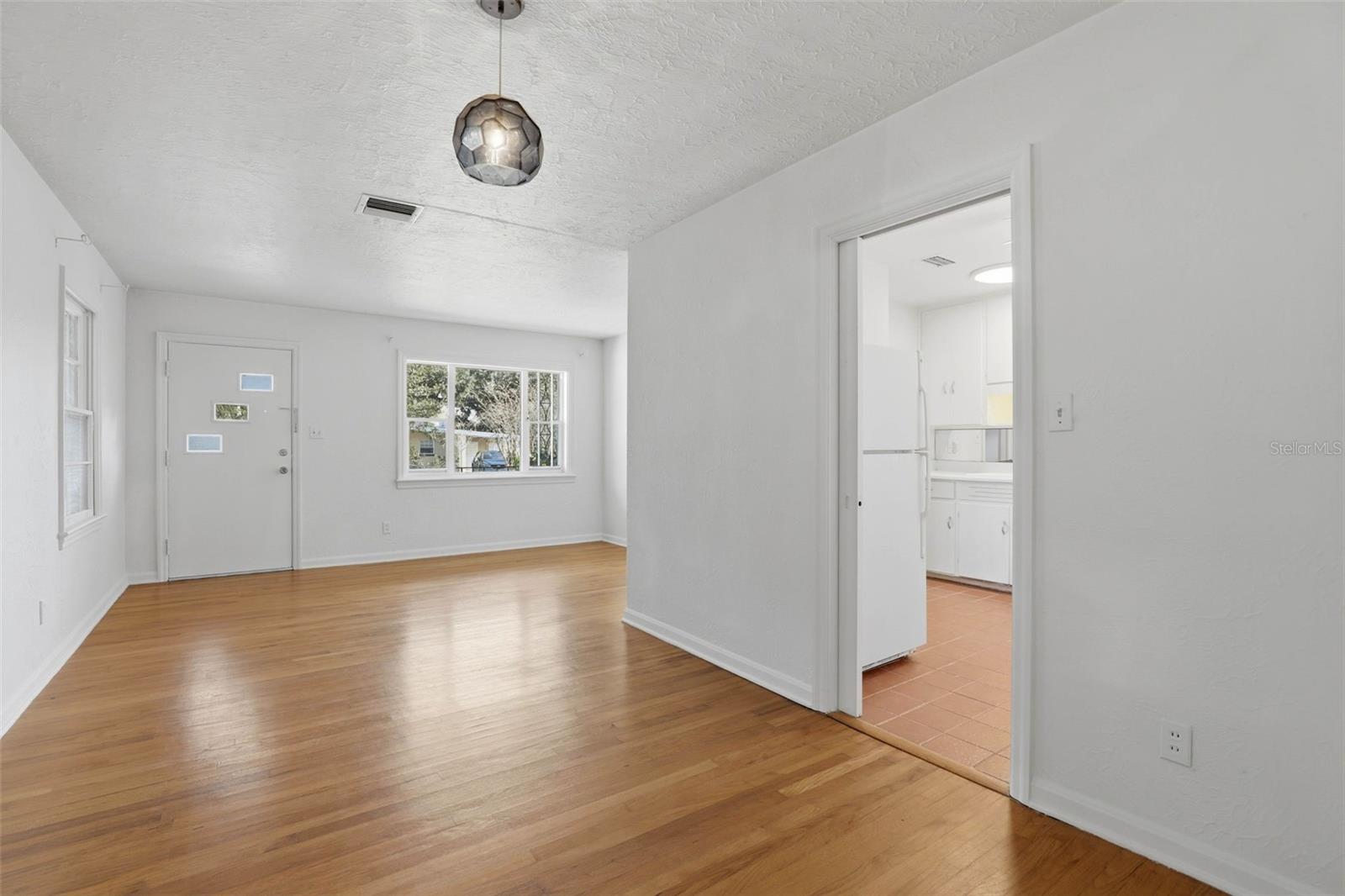 Image 8 of 48 For 1718 Christy Avenue