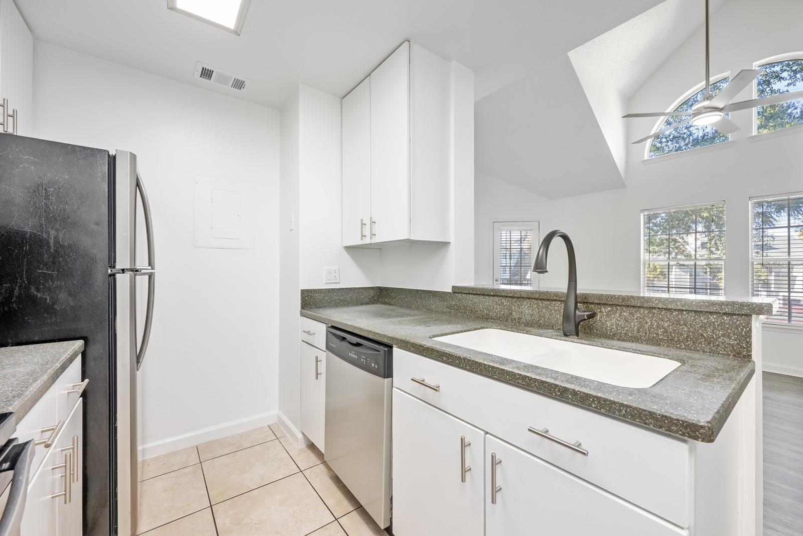 Image 13 of 30 For 6028 Westgate Drive 203