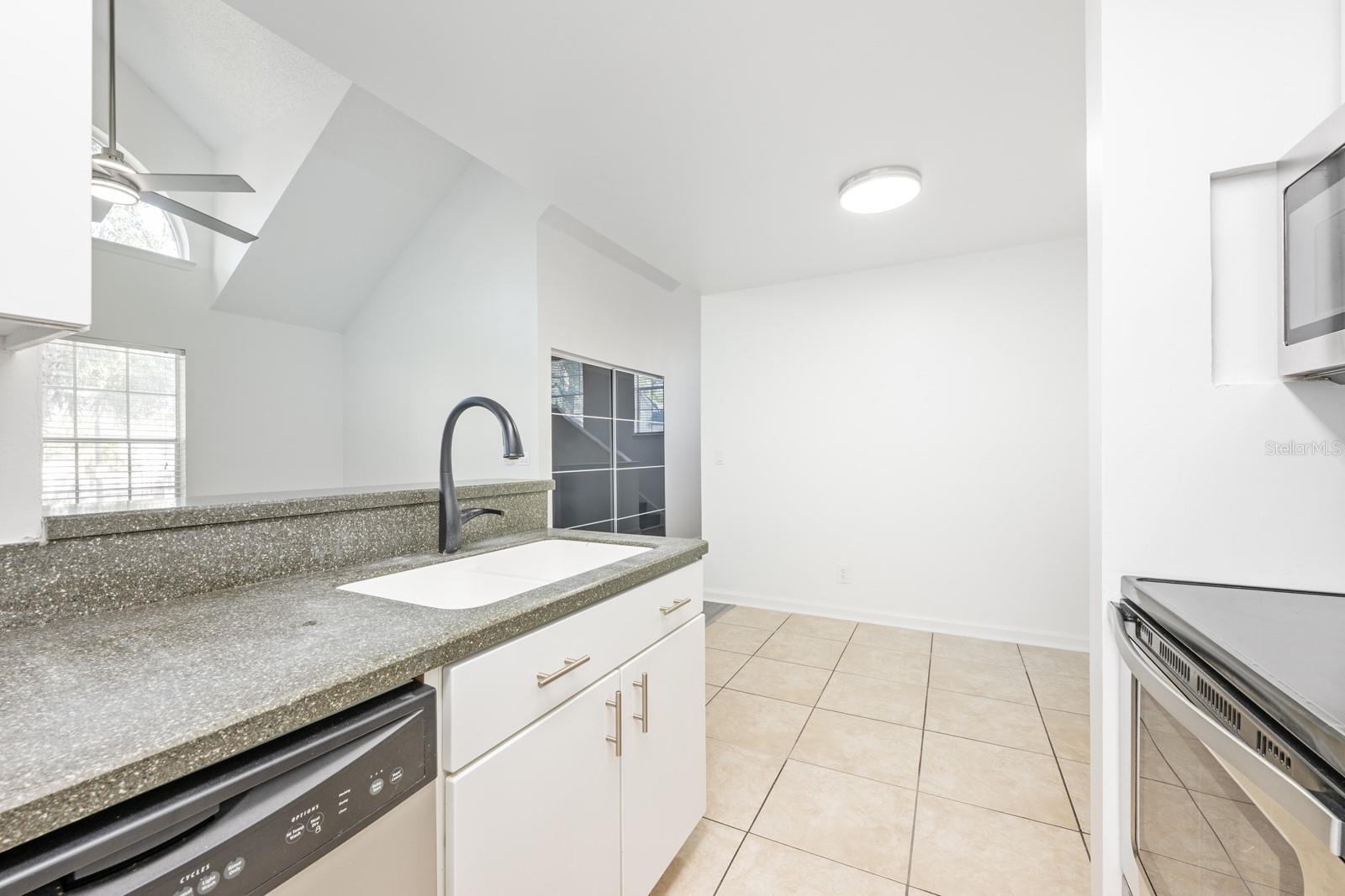 Image 14 of 30 For 6028 Westgate Drive 203