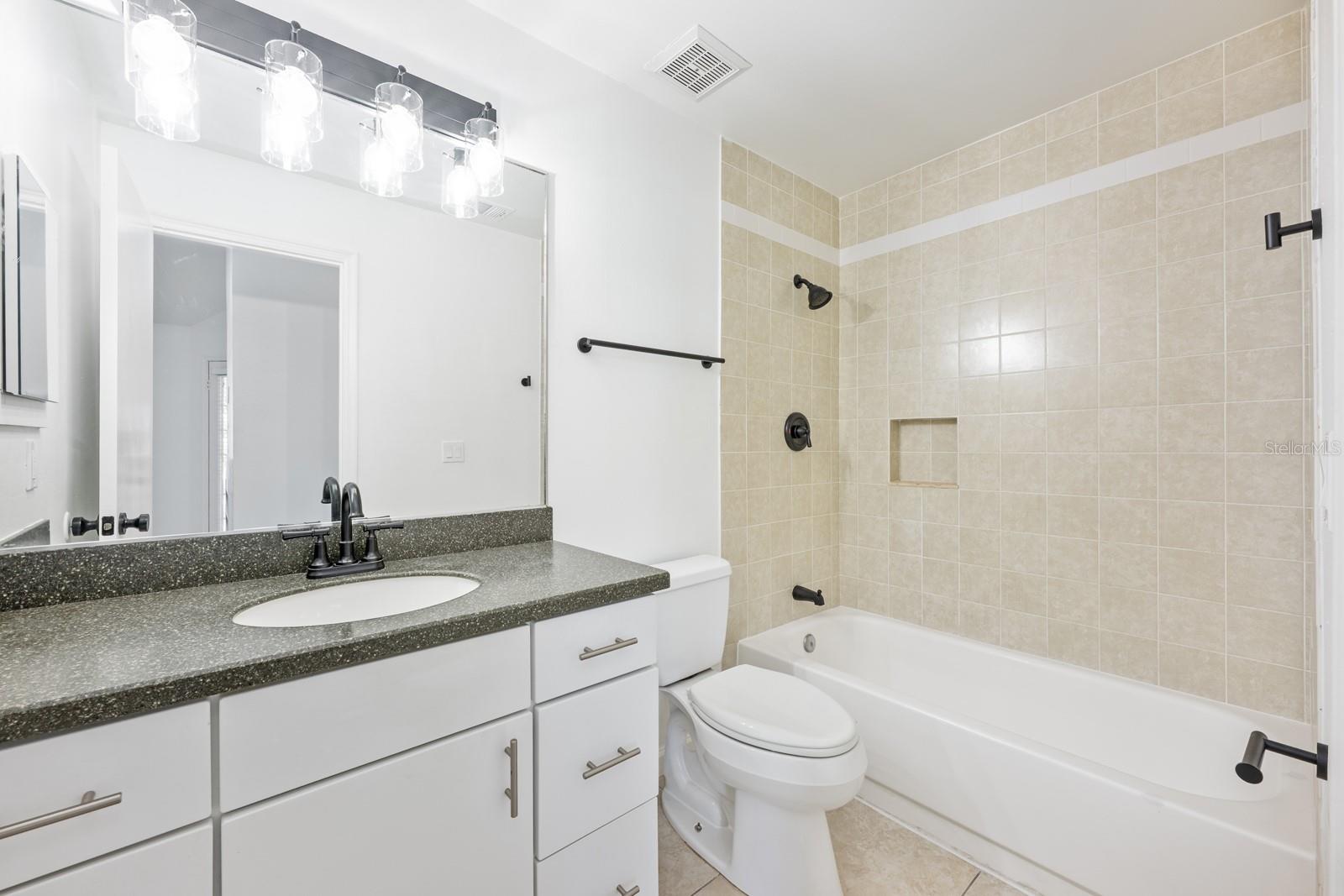 Image 18 of 30 For 6028 Westgate Drive 203