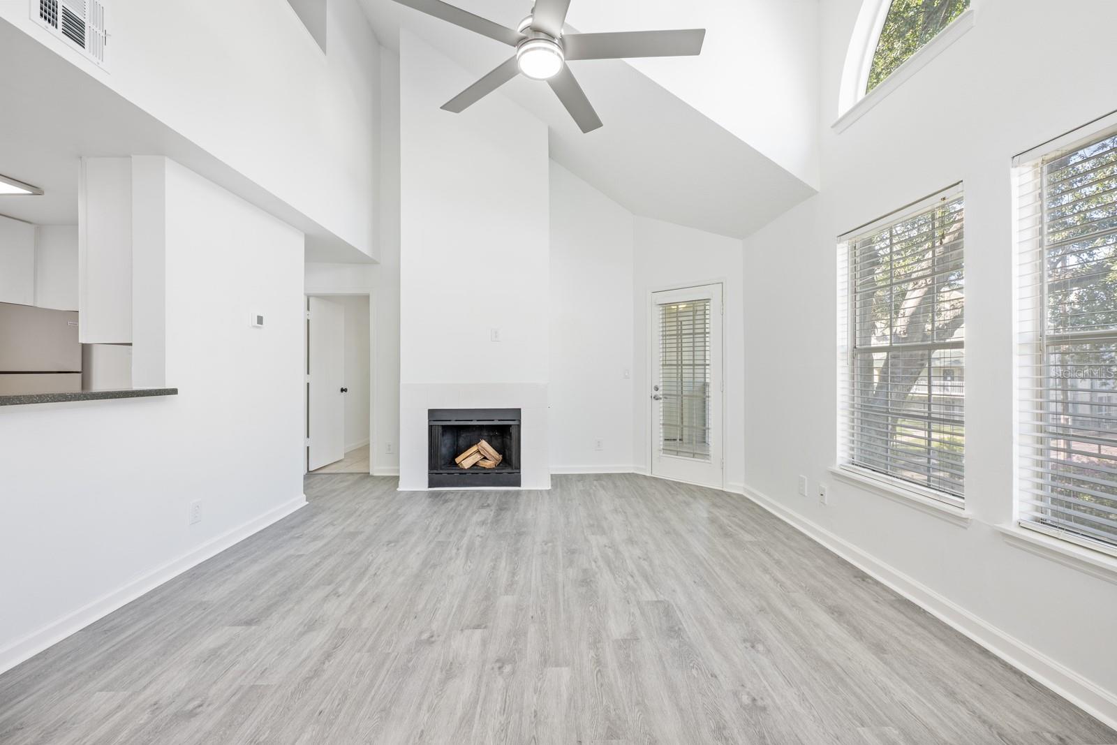 Image 6 of 30 For 6028 Westgate Drive 203