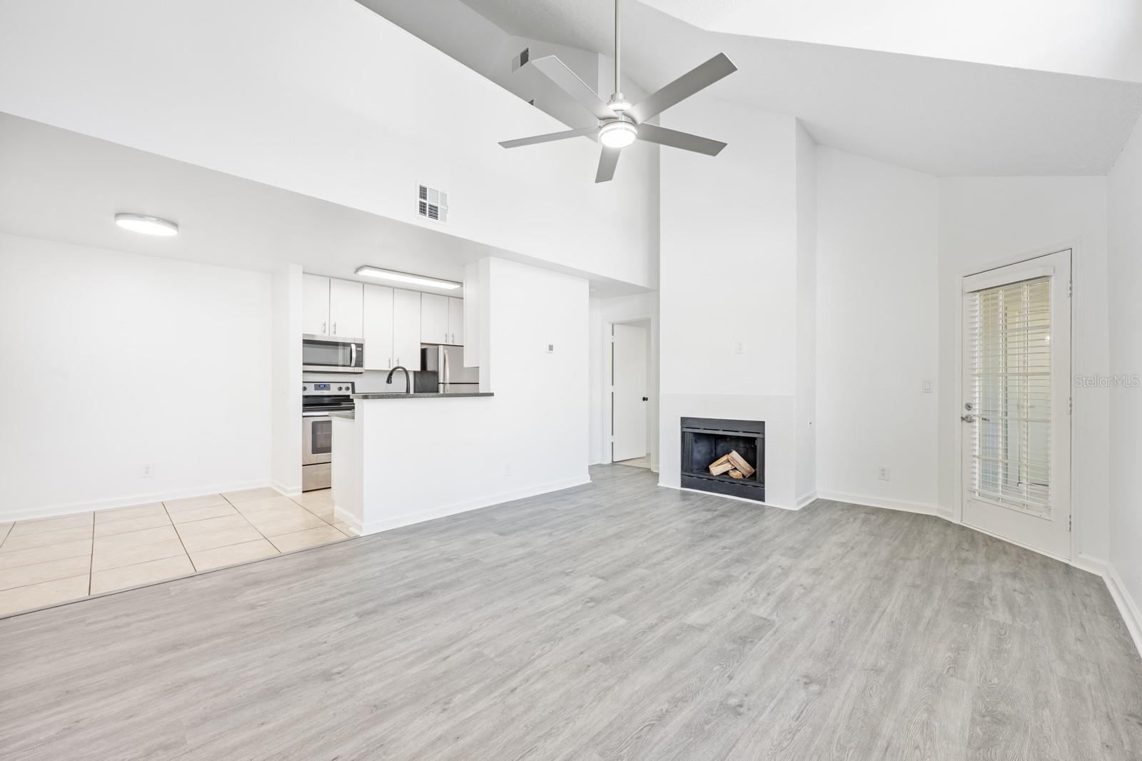 Image 7 of 30 For 6028 Westgate Drive 203