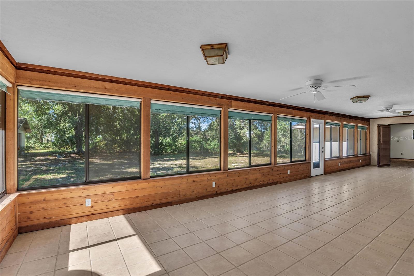 Image 11 of 32 For 624 Hull Island Drive