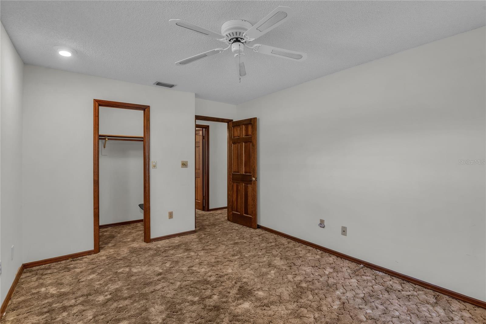 Image 21 of 32 For 624 Hull Island Drive