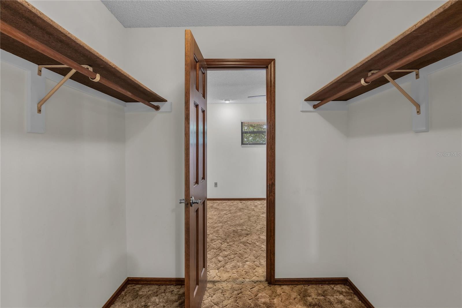 Image 25 of 32 For 624 Hull Island Drive