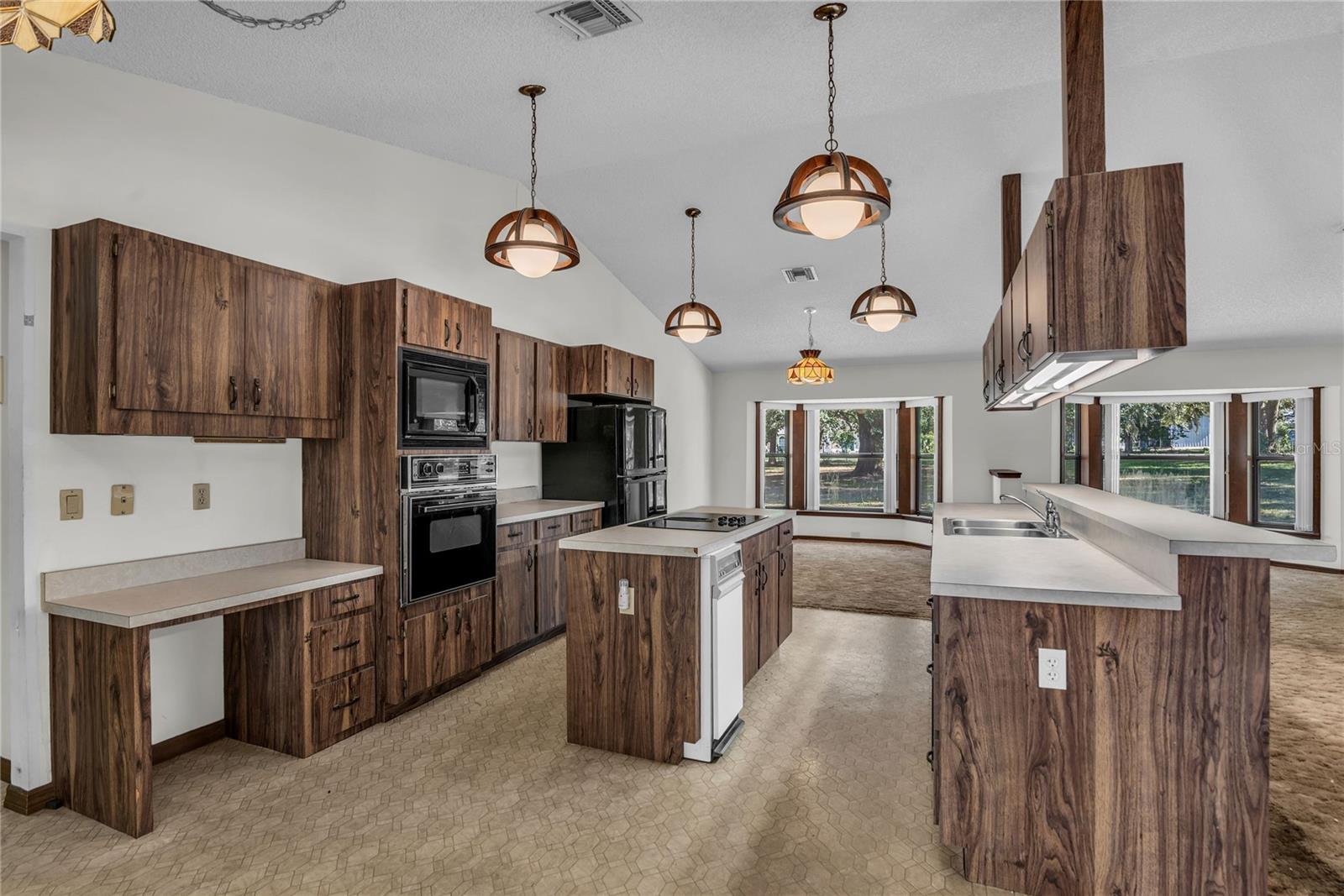 Image 9 of 32 For 624 Hull Island Drive