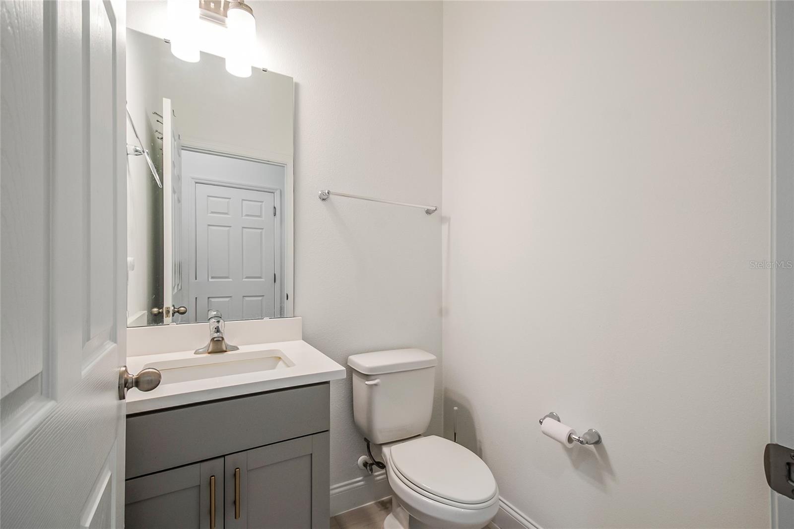 Image 13 of 55 For 827 Dennis Avenue