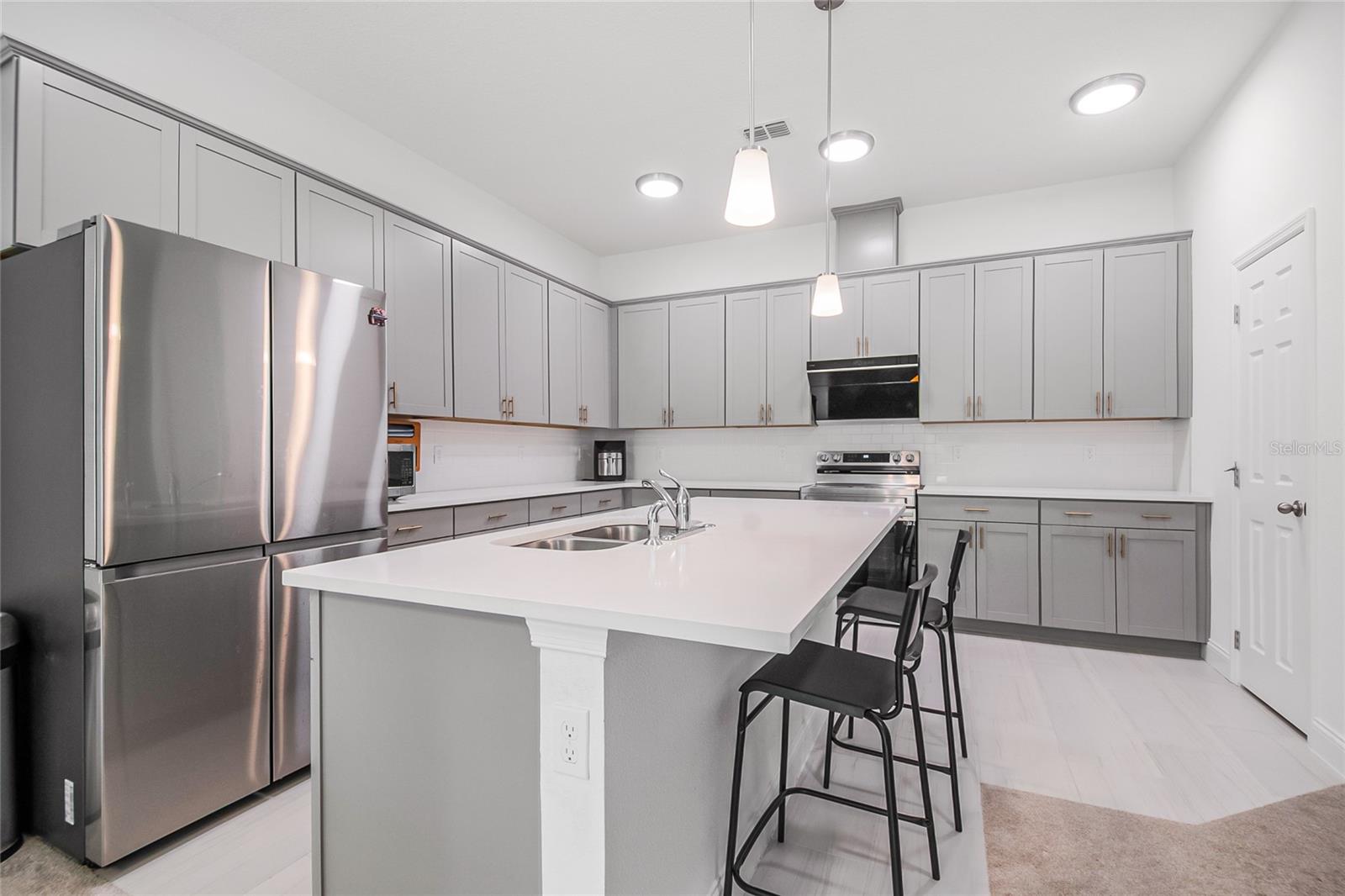 Image 15 of 55 For 827 Dennis Avenue