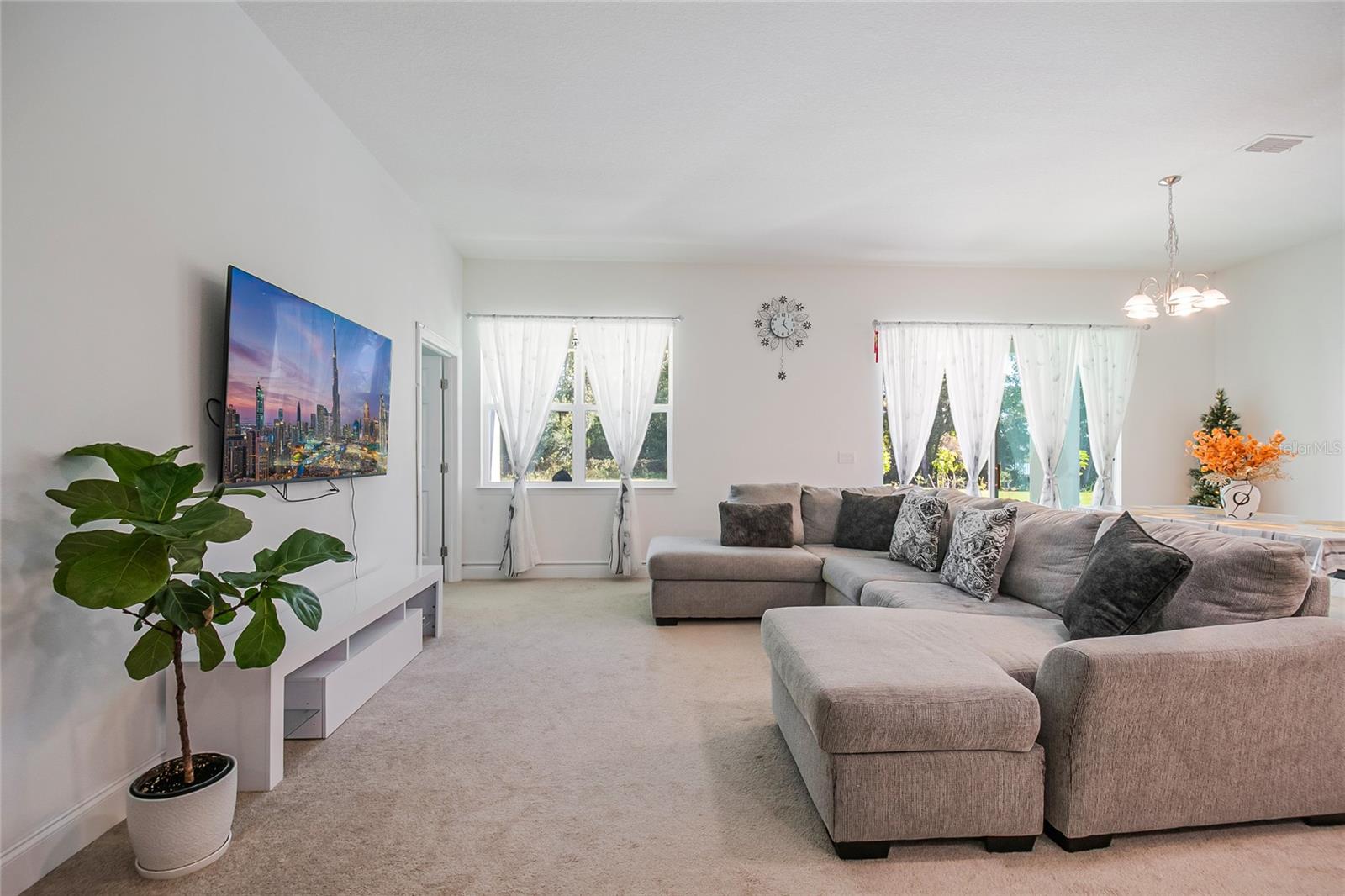 Image 18 of 55 For 827 Dennis Avenue