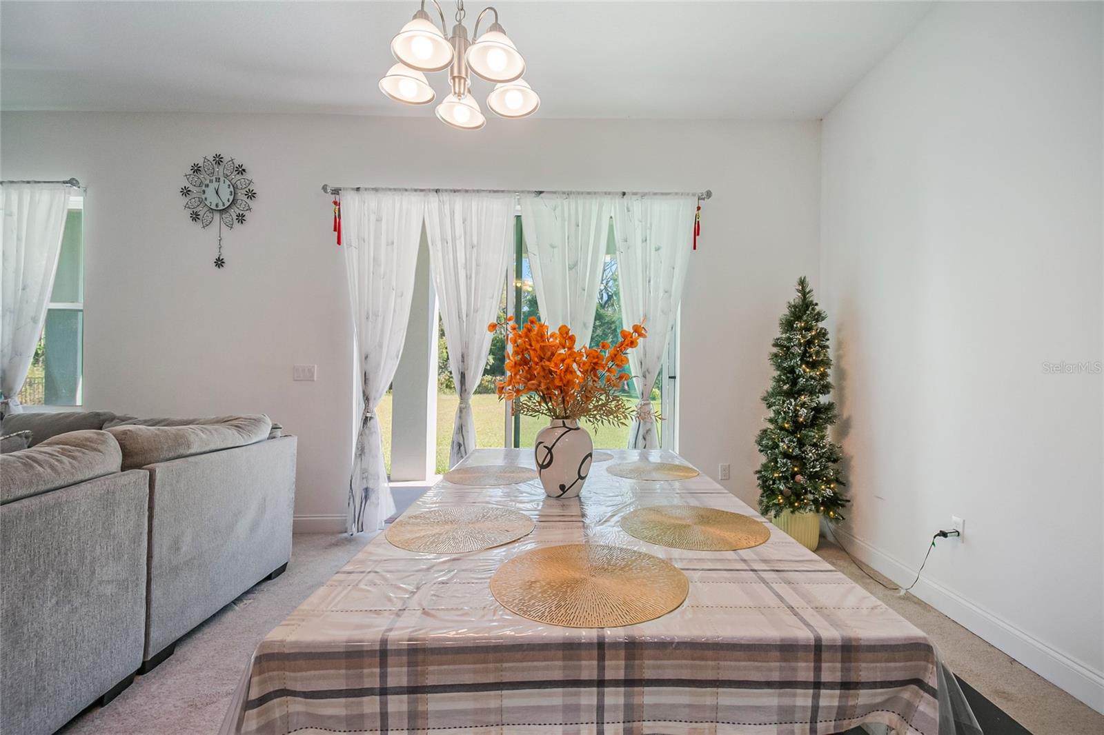 Image 19 of 55 For 827 Dennis Avenue