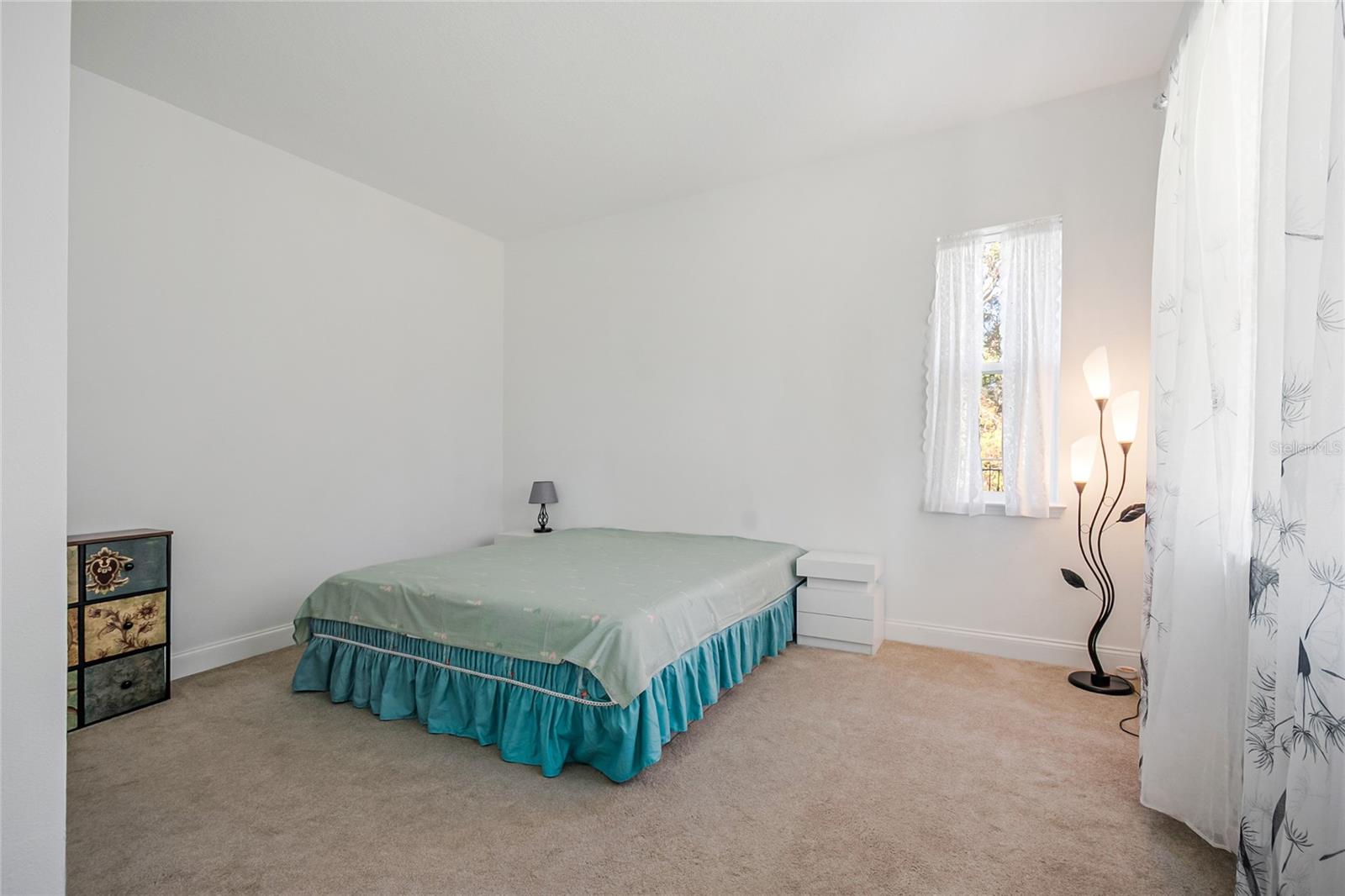 Image 23 of 55 For 827 Dennis Avenue