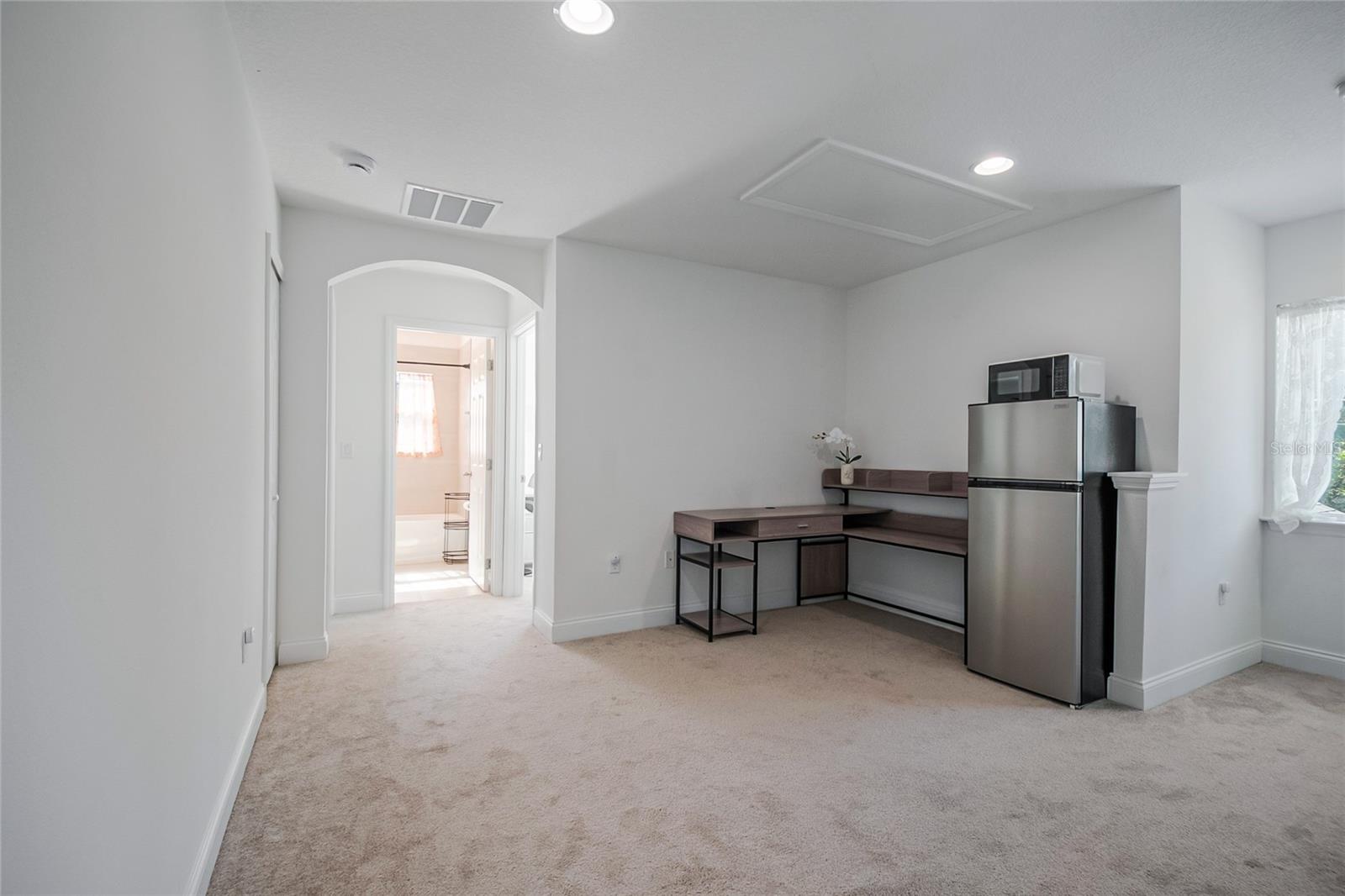 Image 31 of 55 For 827 Dennis Avenue