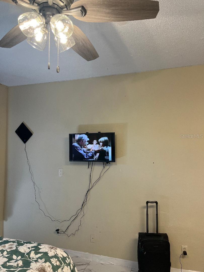 Image 3 of 10 For 8421 Orange Blossom Trail  248