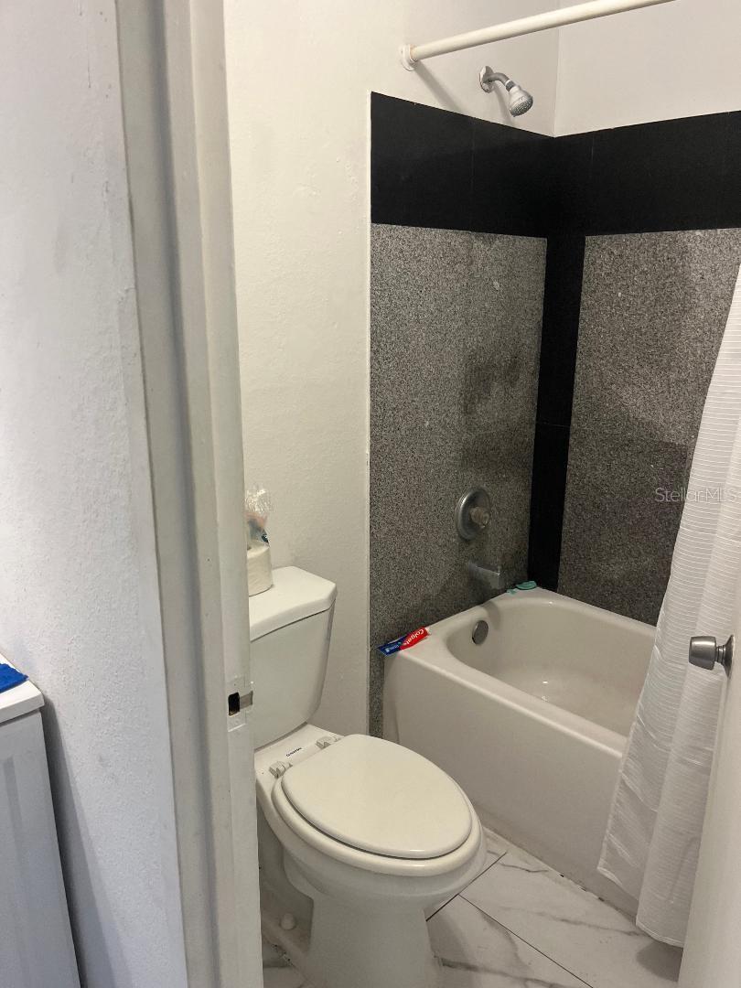 Image 8 of 10 For 8421 Orange Blossom Trail  248