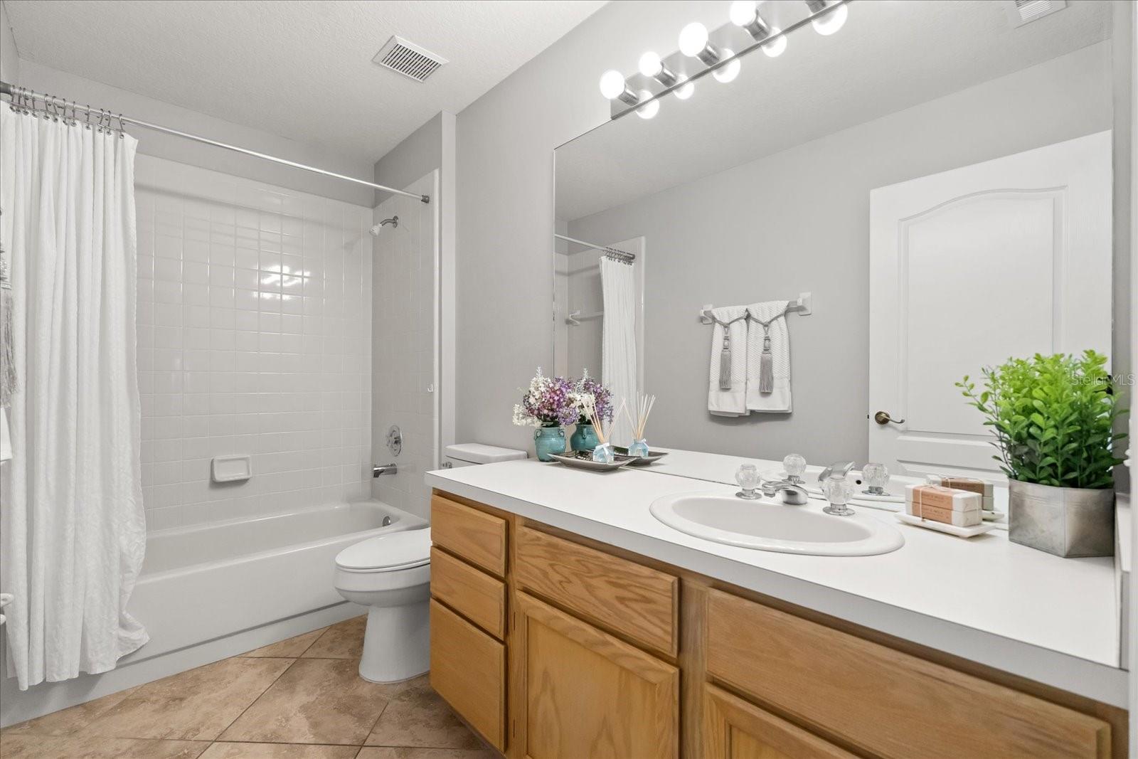 Image 17 of 29 For 3593 Ventura Club Circle