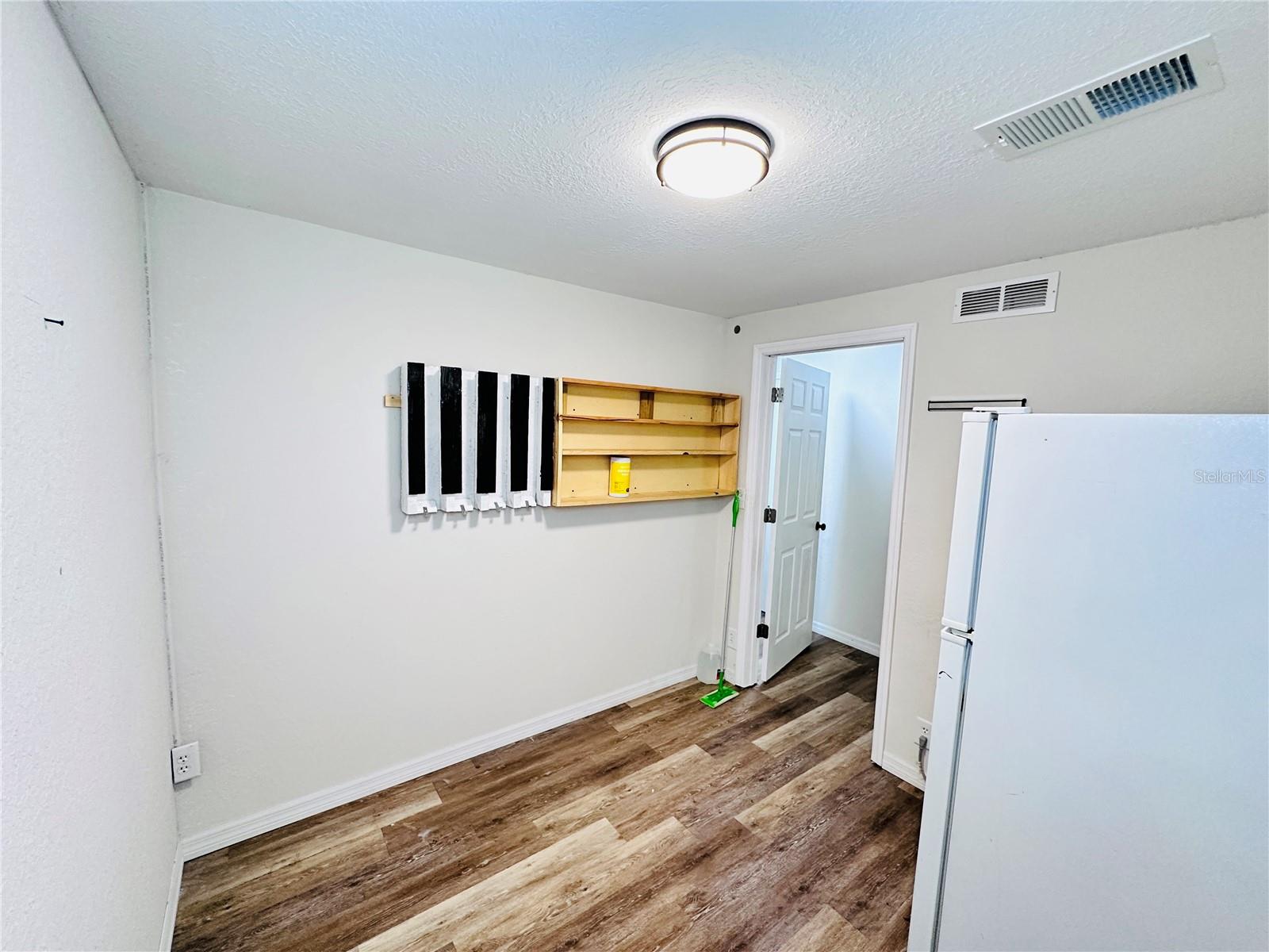 Image 23 of 72 For 2323 Goodman Road