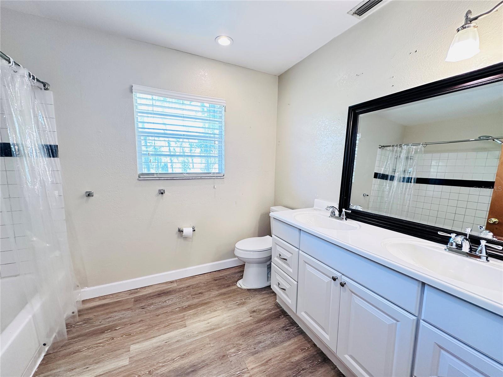 Image 44 of 72 For 2323 Goodman Road