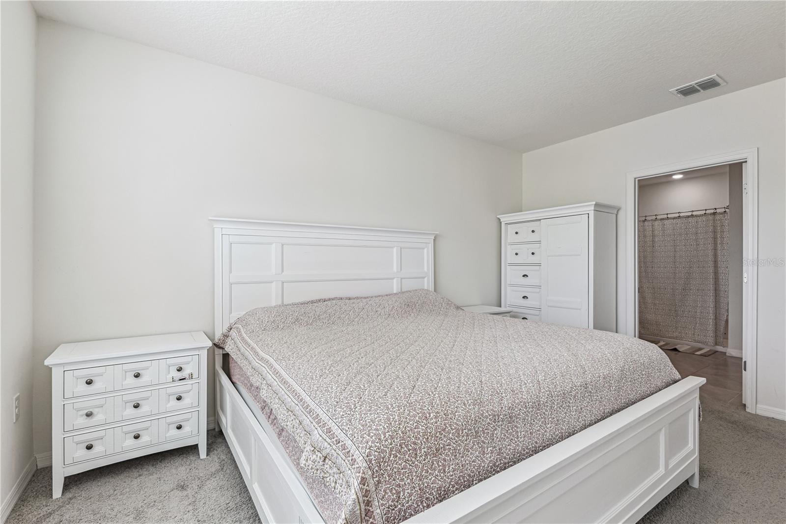 Image 10 of 47 For 462 Baroness Way