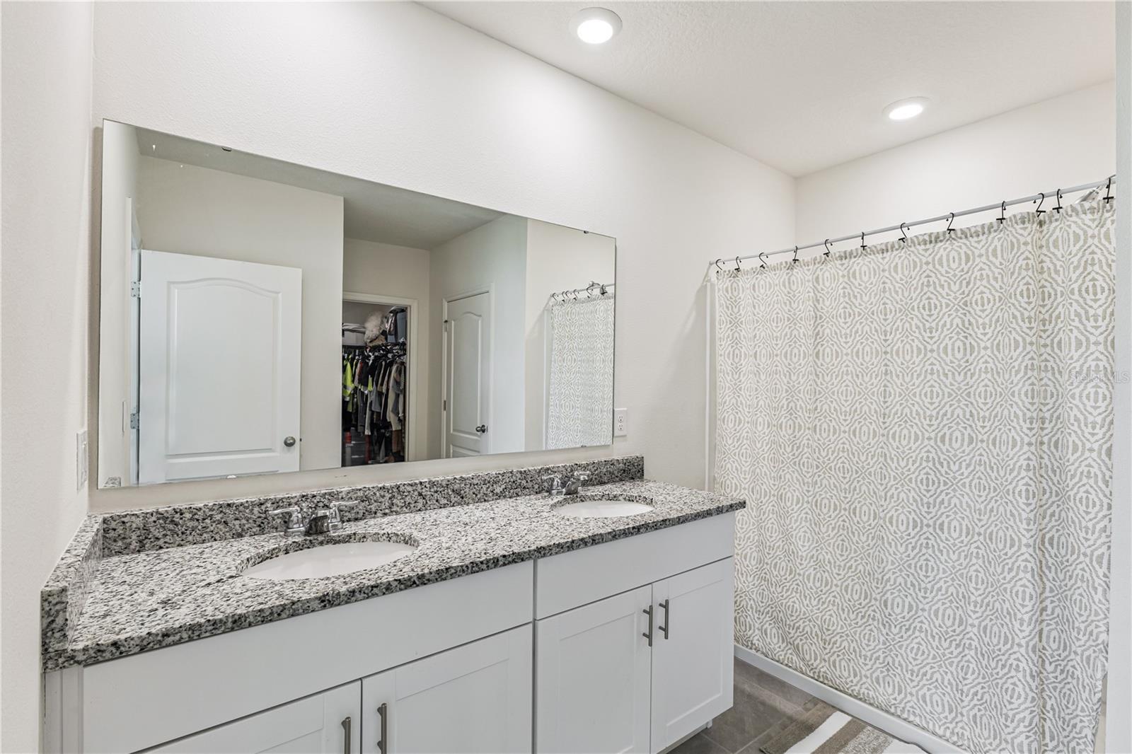 Image 19 of 47 For 462 Baroness Way