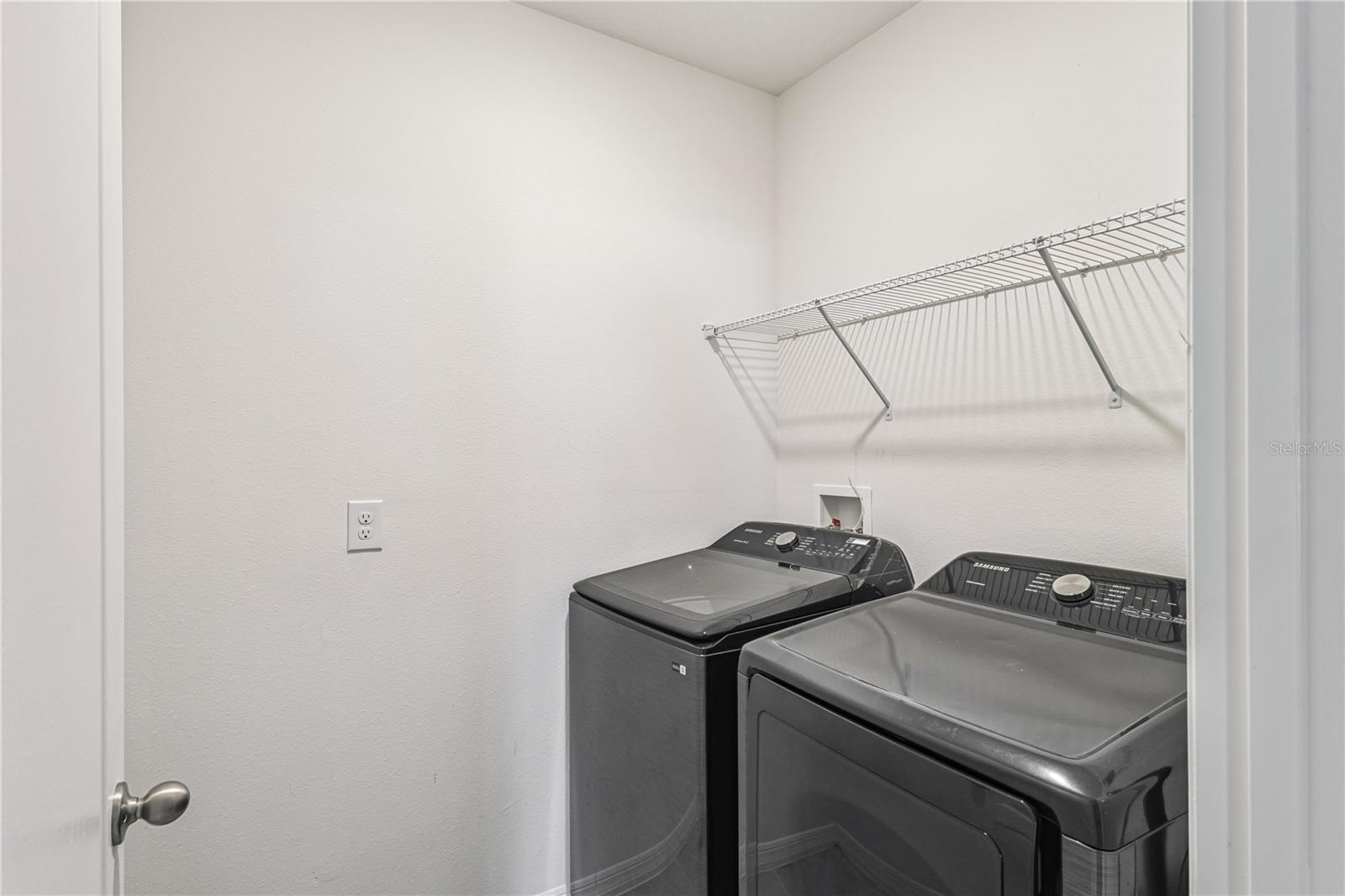 Image 21 of 47 For 462 Baroness Way