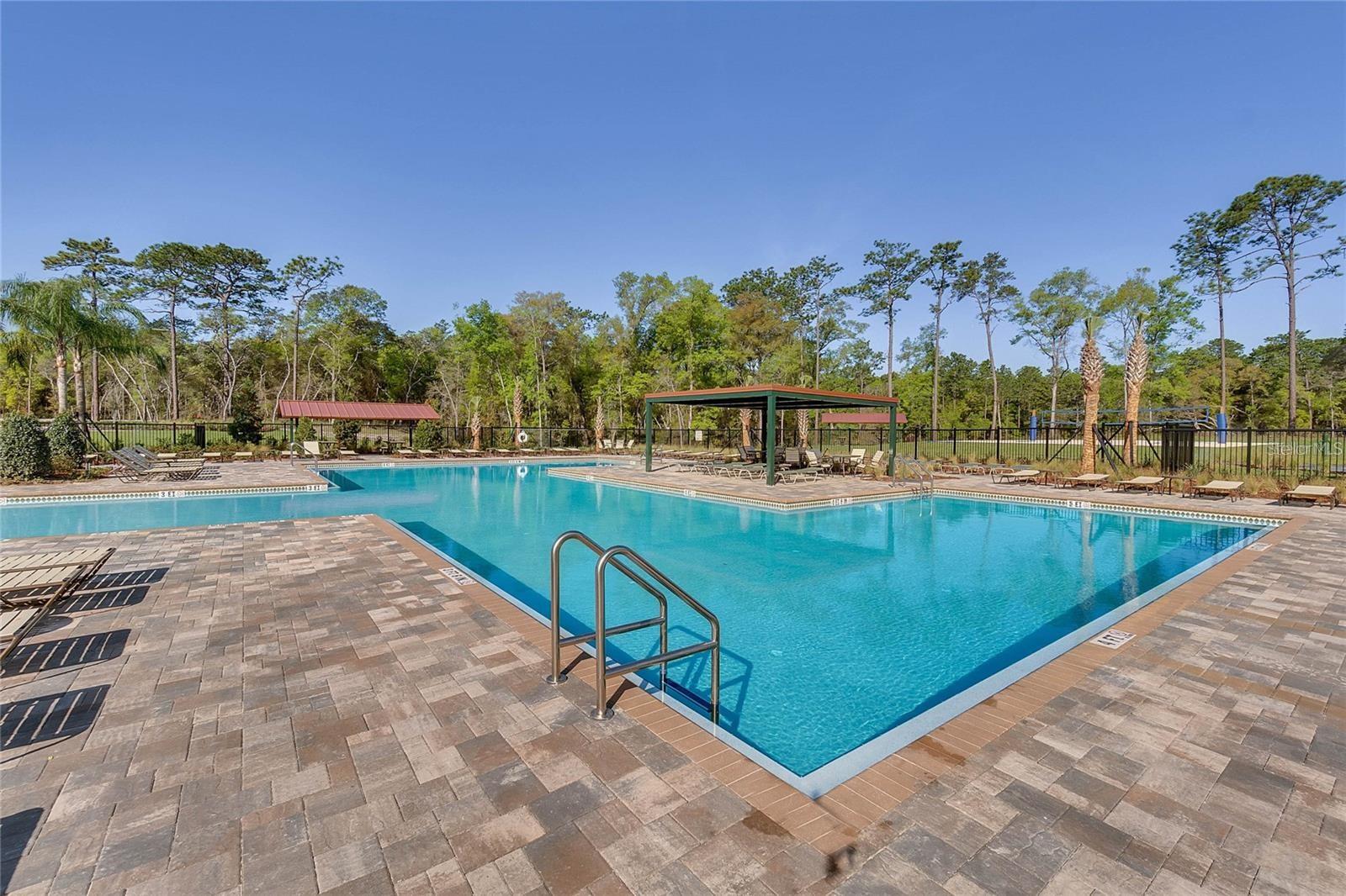 Image 42 of 47 For 462 Baroness Way