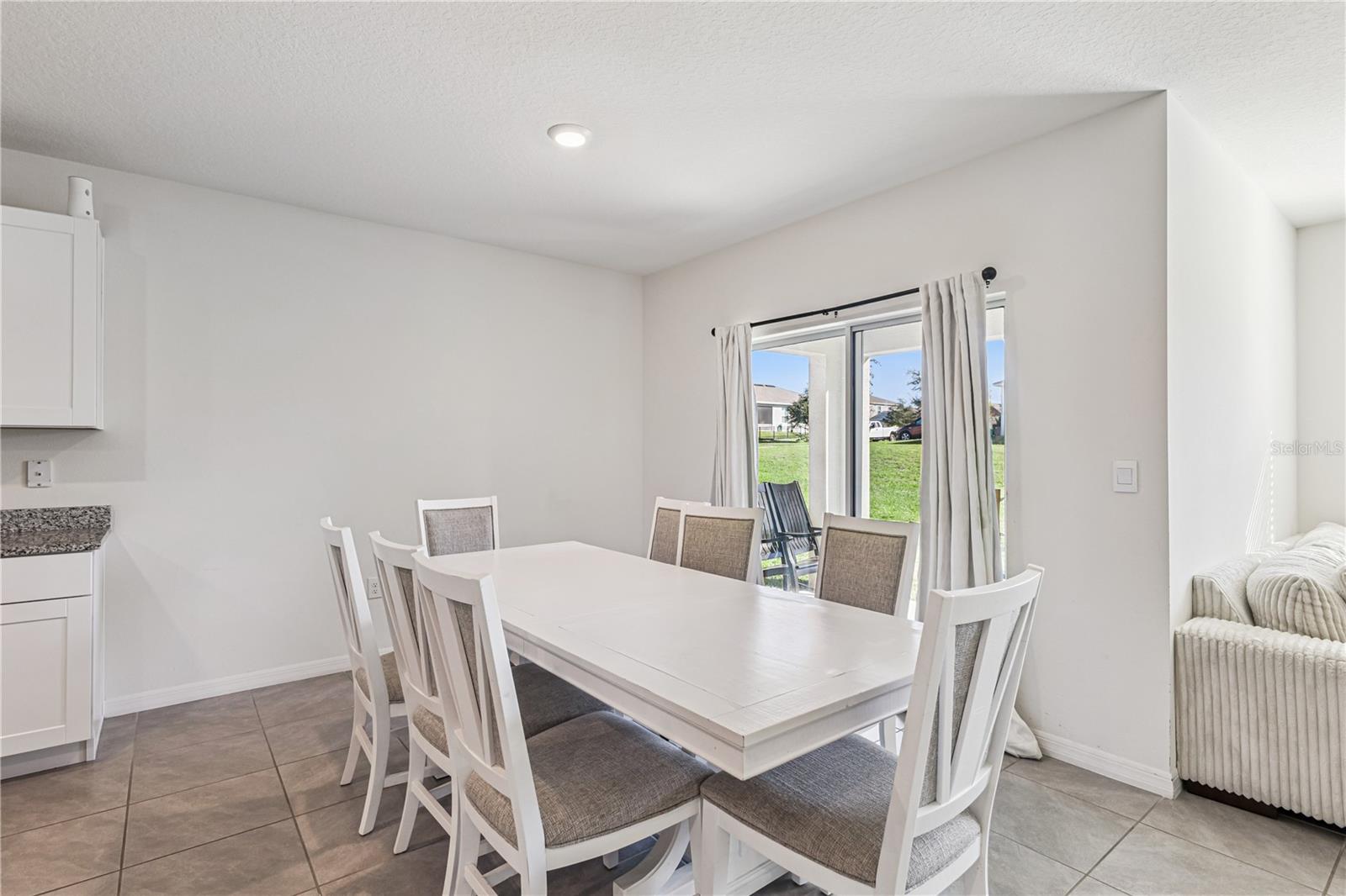 Image 6 of 47 For 462 Baroness Way