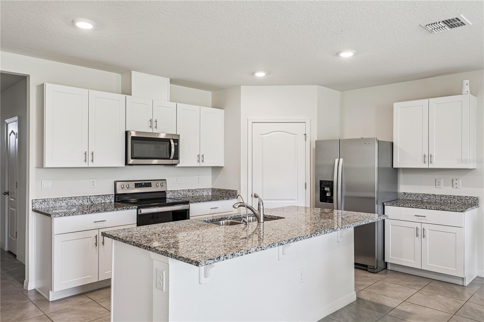 Image 7 of 47 For 462 Baroness Way