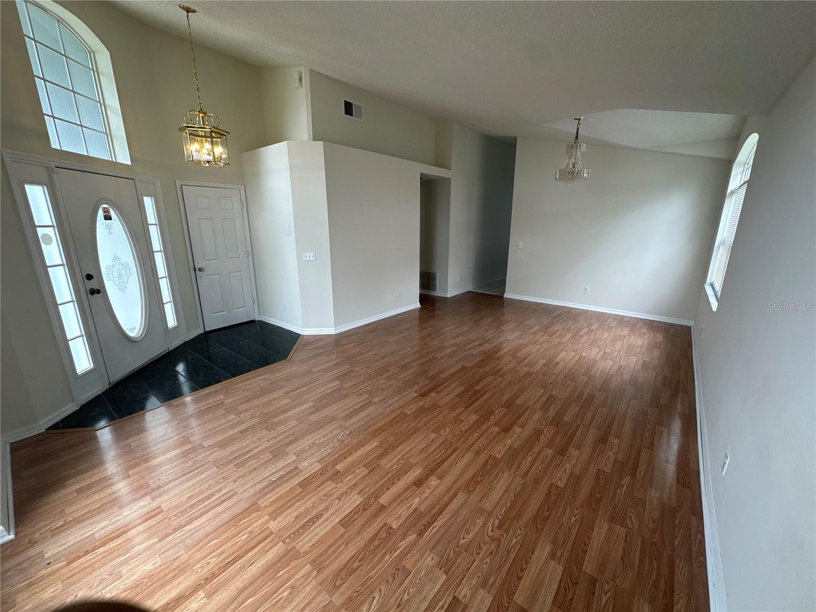 Image 5 of 19 For 12756 Maribou Circle