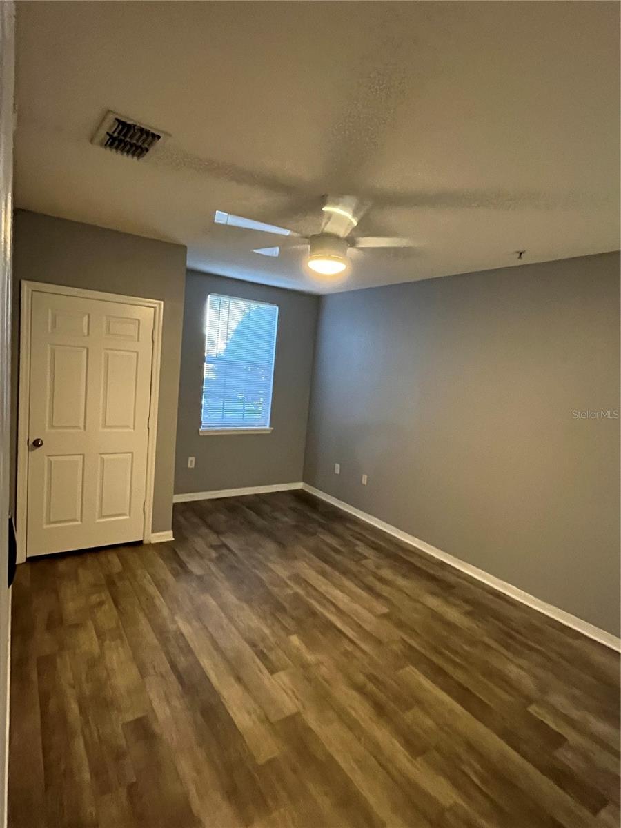 Image 17 of 63 For 5550 Michigan Street 2127