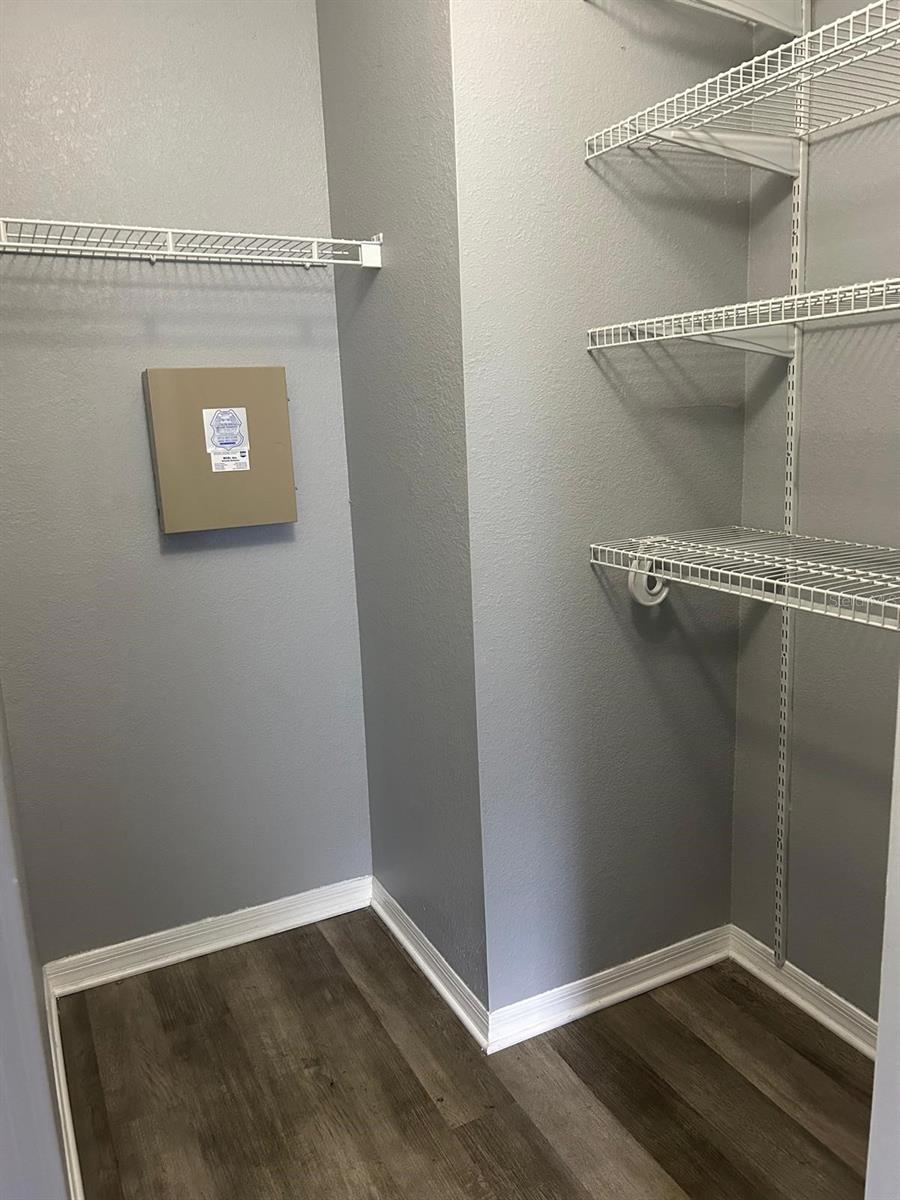 Image 24 of 63 For 5550 Michigan Street 2127