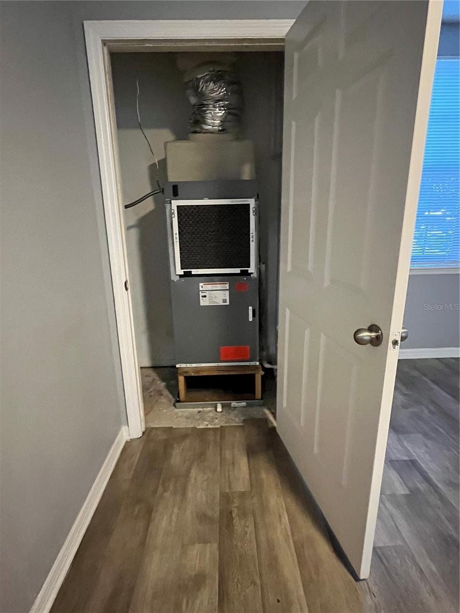 Image 27 of 63 For 5550 Michigan Street 2127