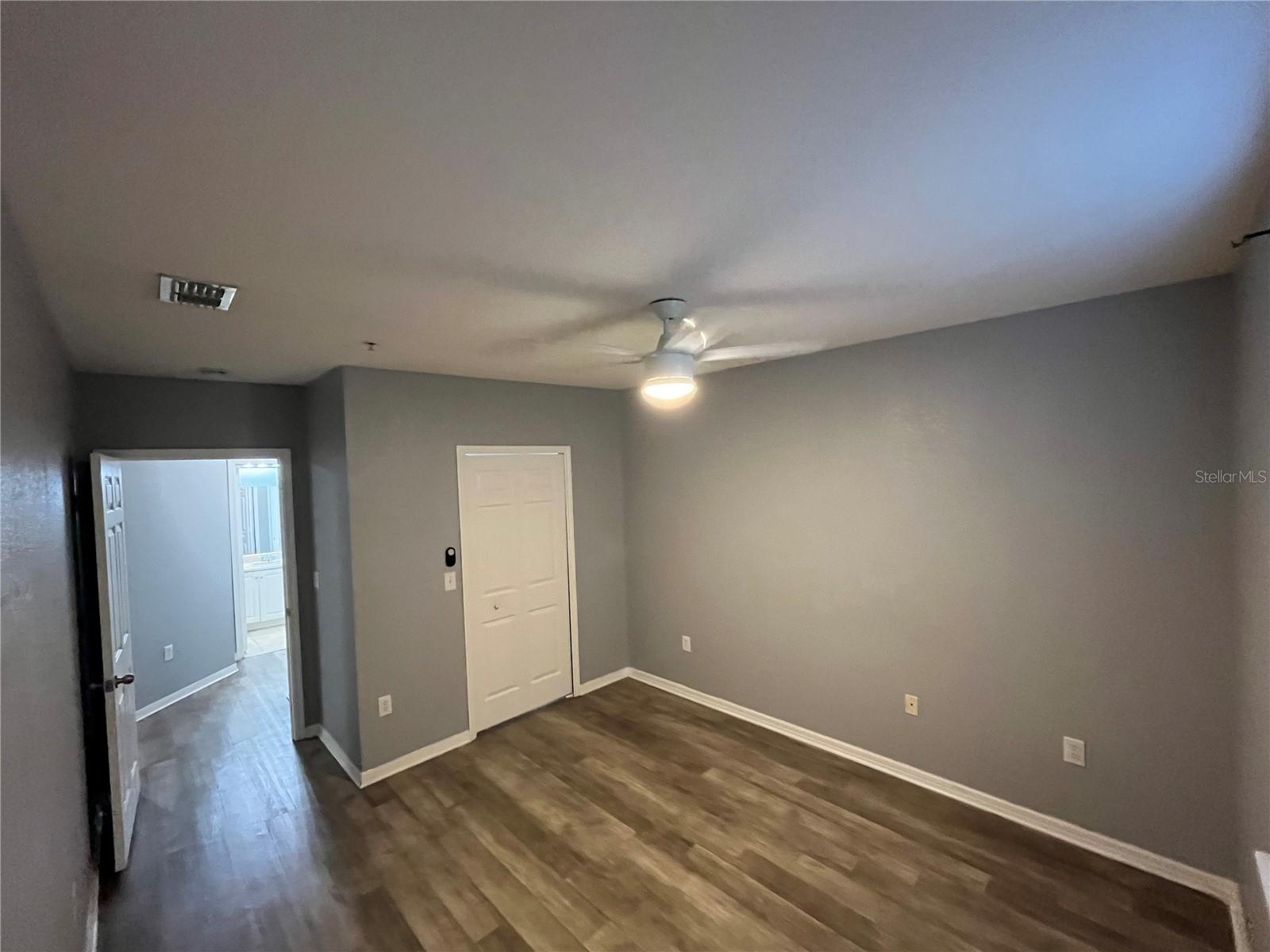 Image 28 of 63 For 5550 Michigan Street 2127