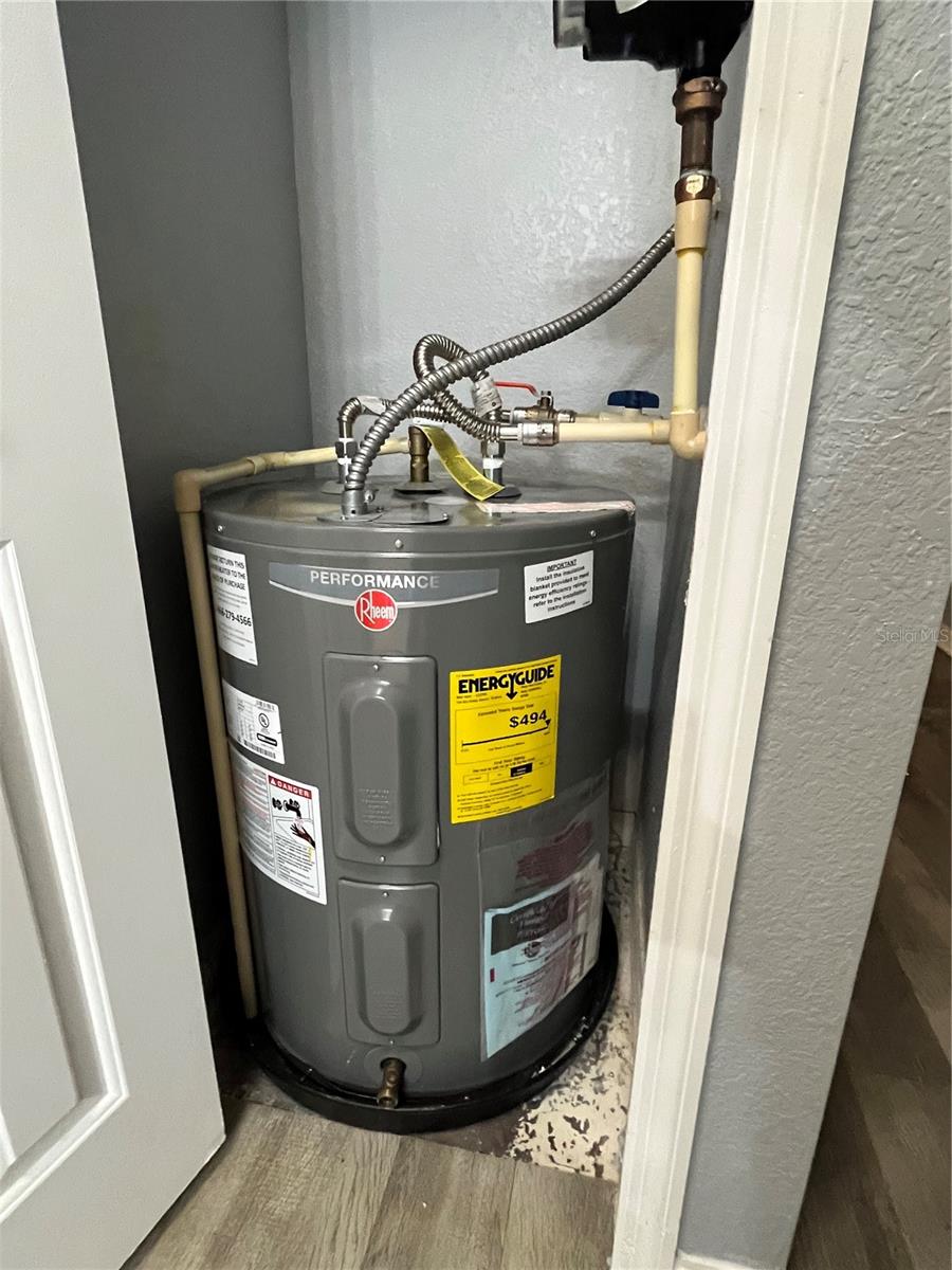 Image 33 of 63 For 5550 Michigan Street 2127