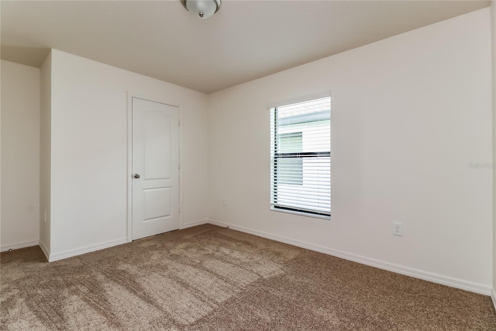 Image 11 of 16 For 2127 Peyto Way