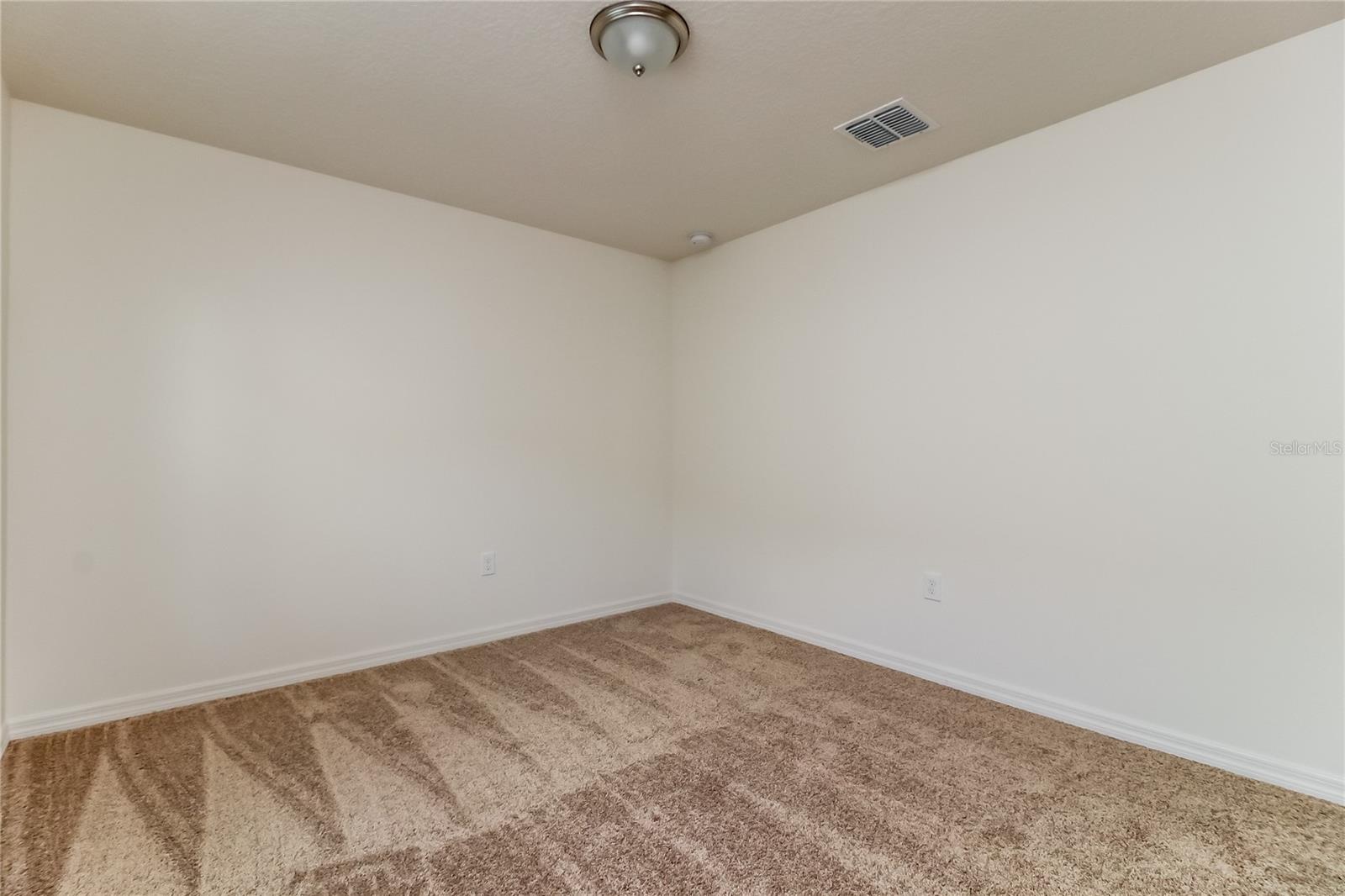 Image 12 of 16 For 2127 Peyto Way