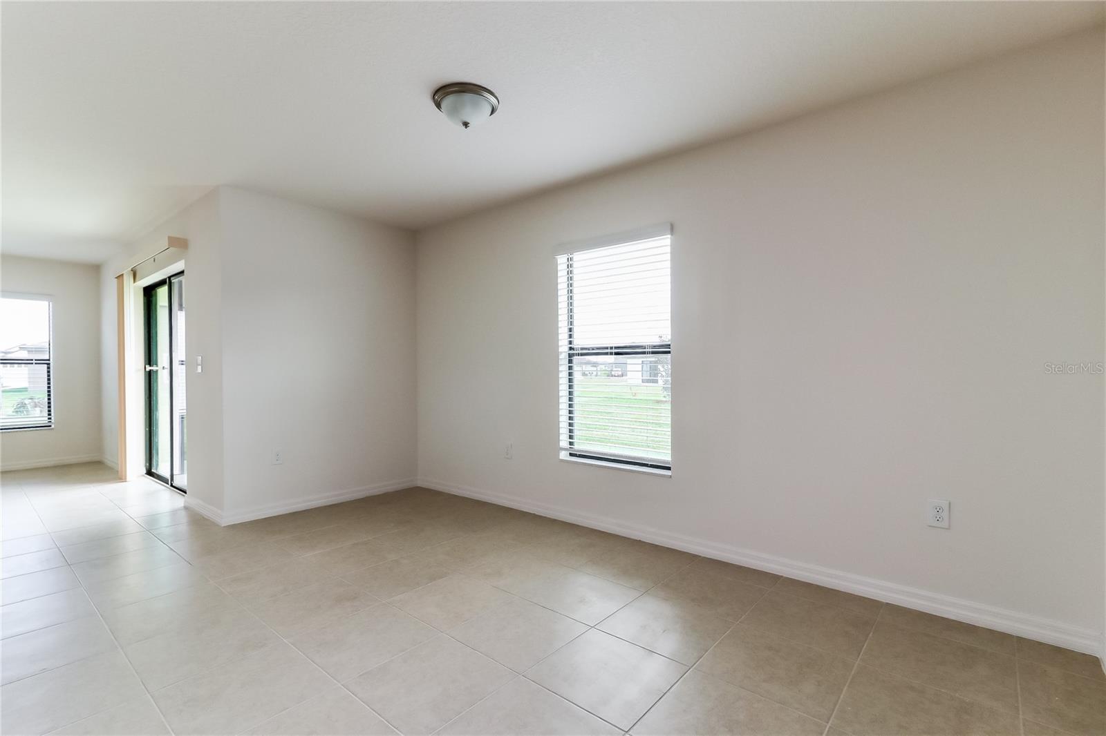 Image 4 of 16 For 2127 Peyto Way