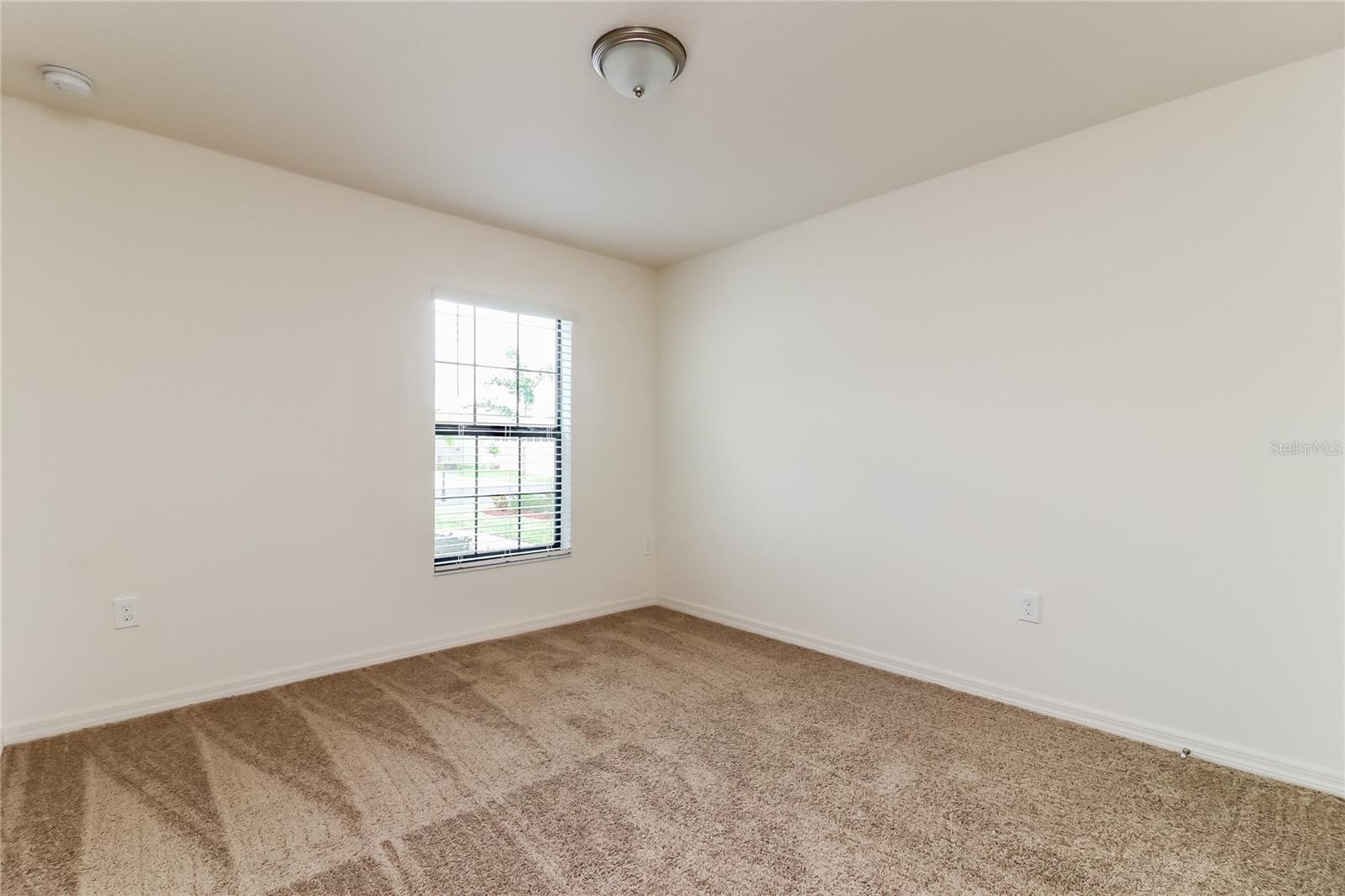 Image 9 of 16 For 2127 Peyto Way