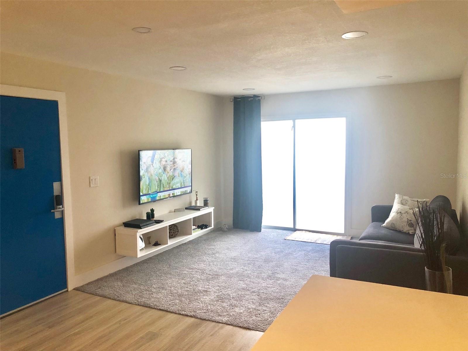 Image 3 of 11 For 954 Lake Destiny Road E