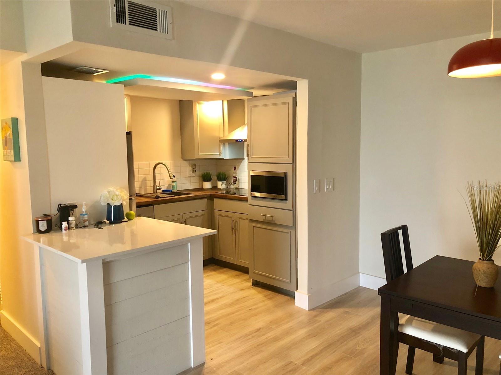 Image 6 of 11 For 954 Lake Destiny Road E