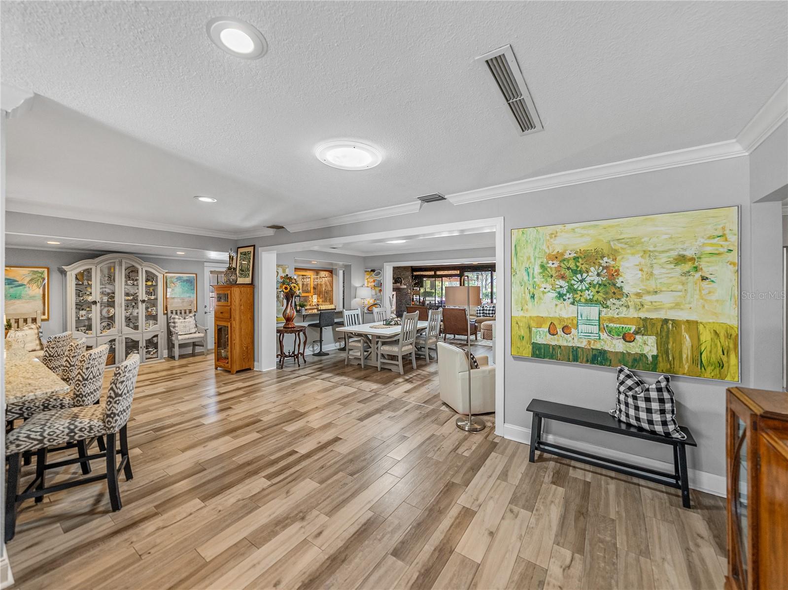 Image 15 of 87 For 650 Poinsettia Road