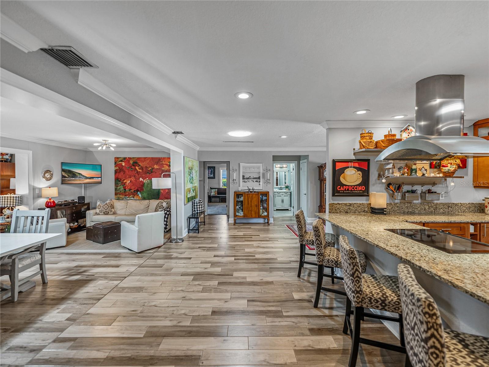 Image 19 of 87 For 650 Poinsettia Road