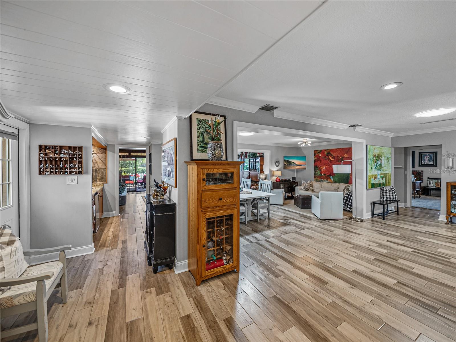 Image 20 of 87 For 650 Poinsettia Road