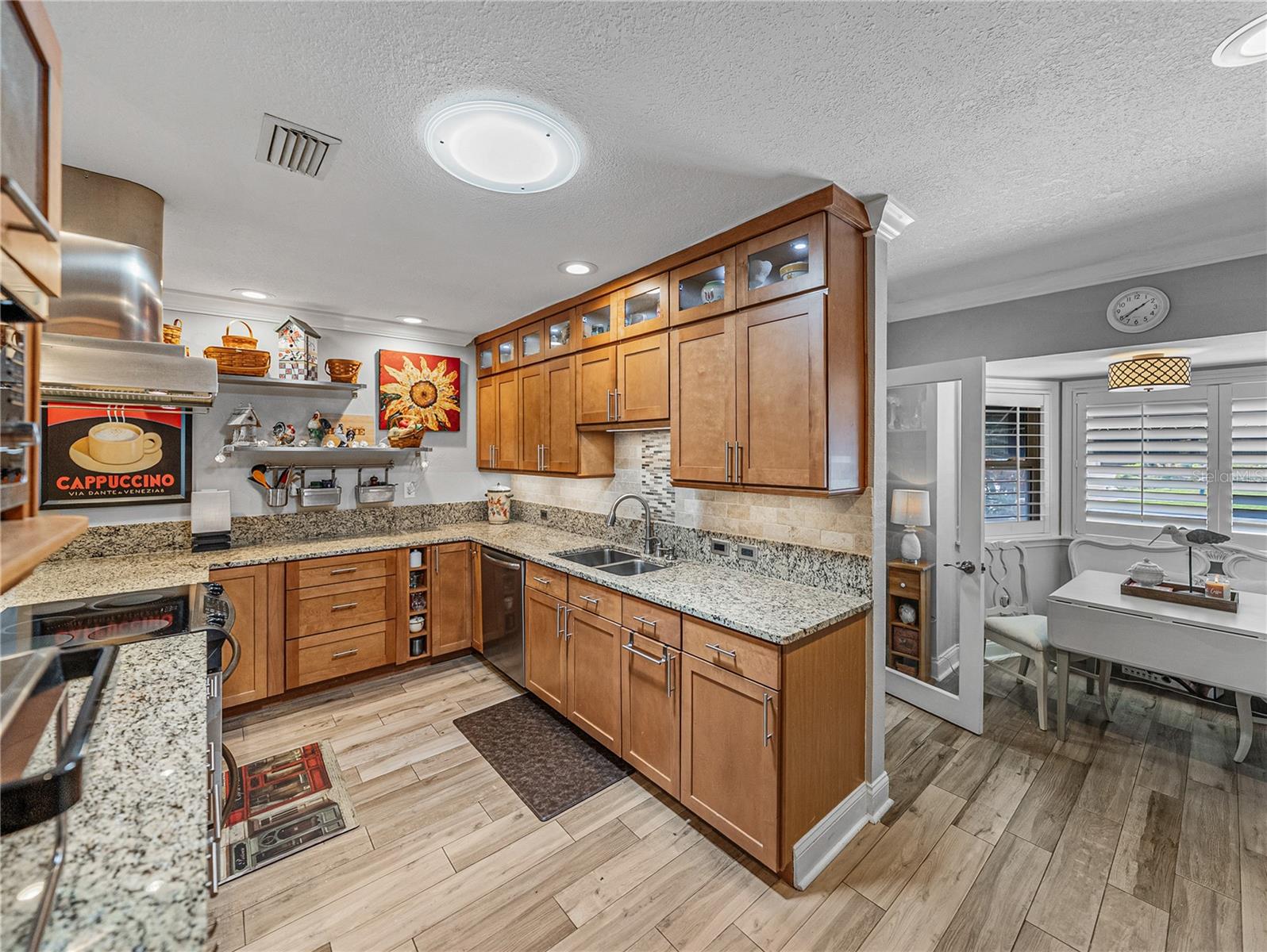 Image 21 of 87 For 650 Poinsettia Road