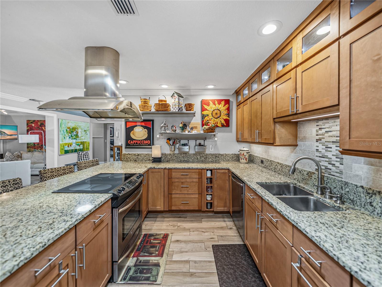 Image 22 of 87 For 650 Poinsettia Road