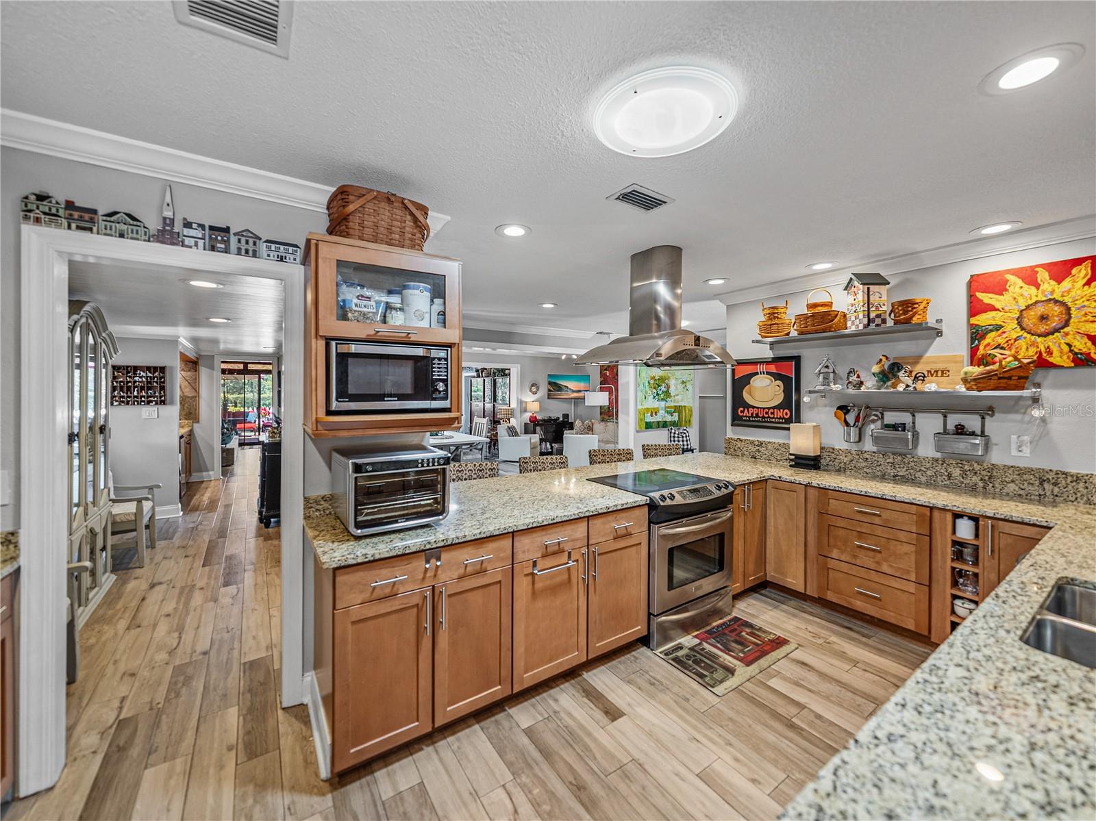 Image 23 of 87 For 650 Poinsettia Road