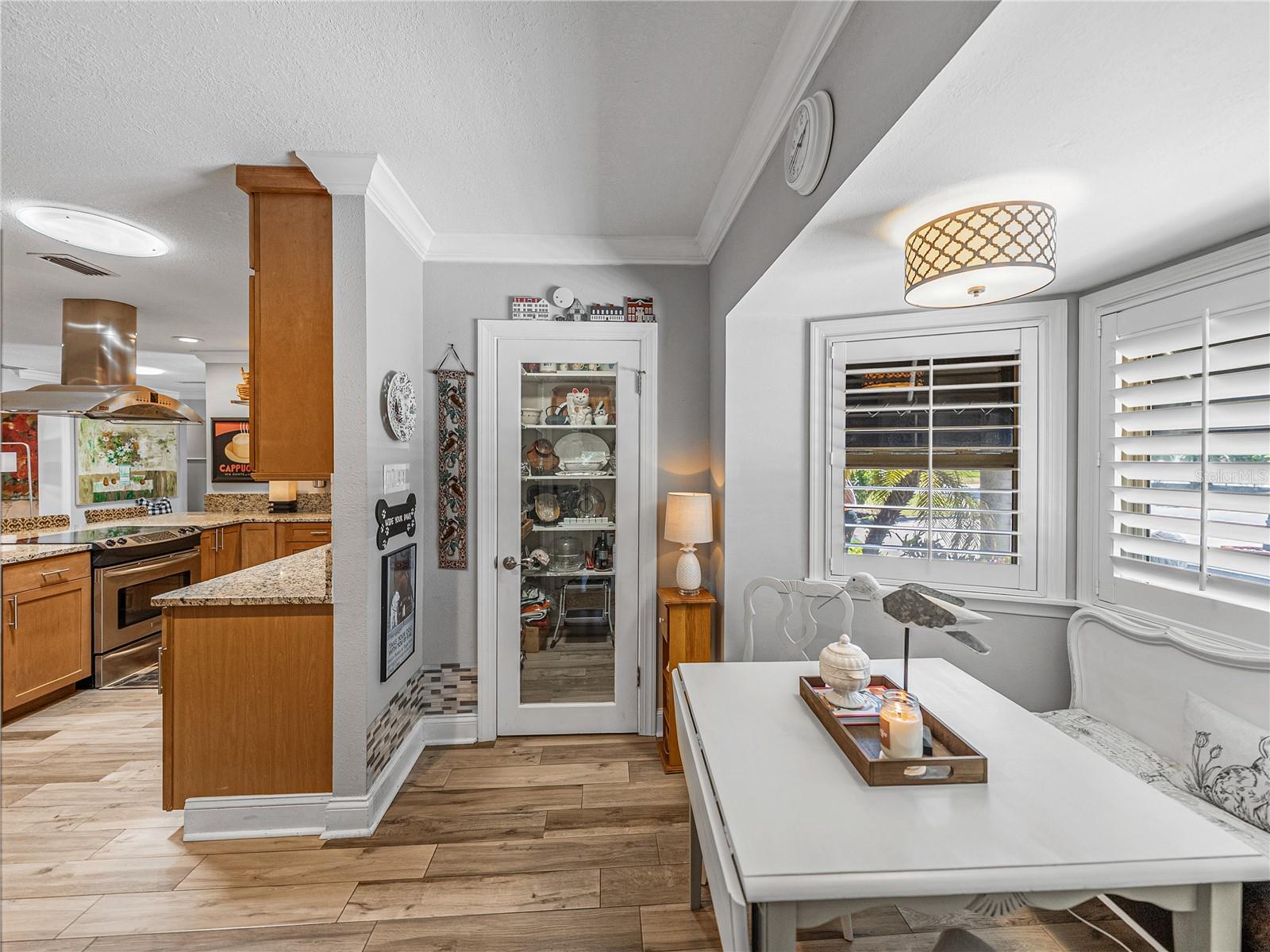 Image 27 of 87 For 650 Poinsettia Road